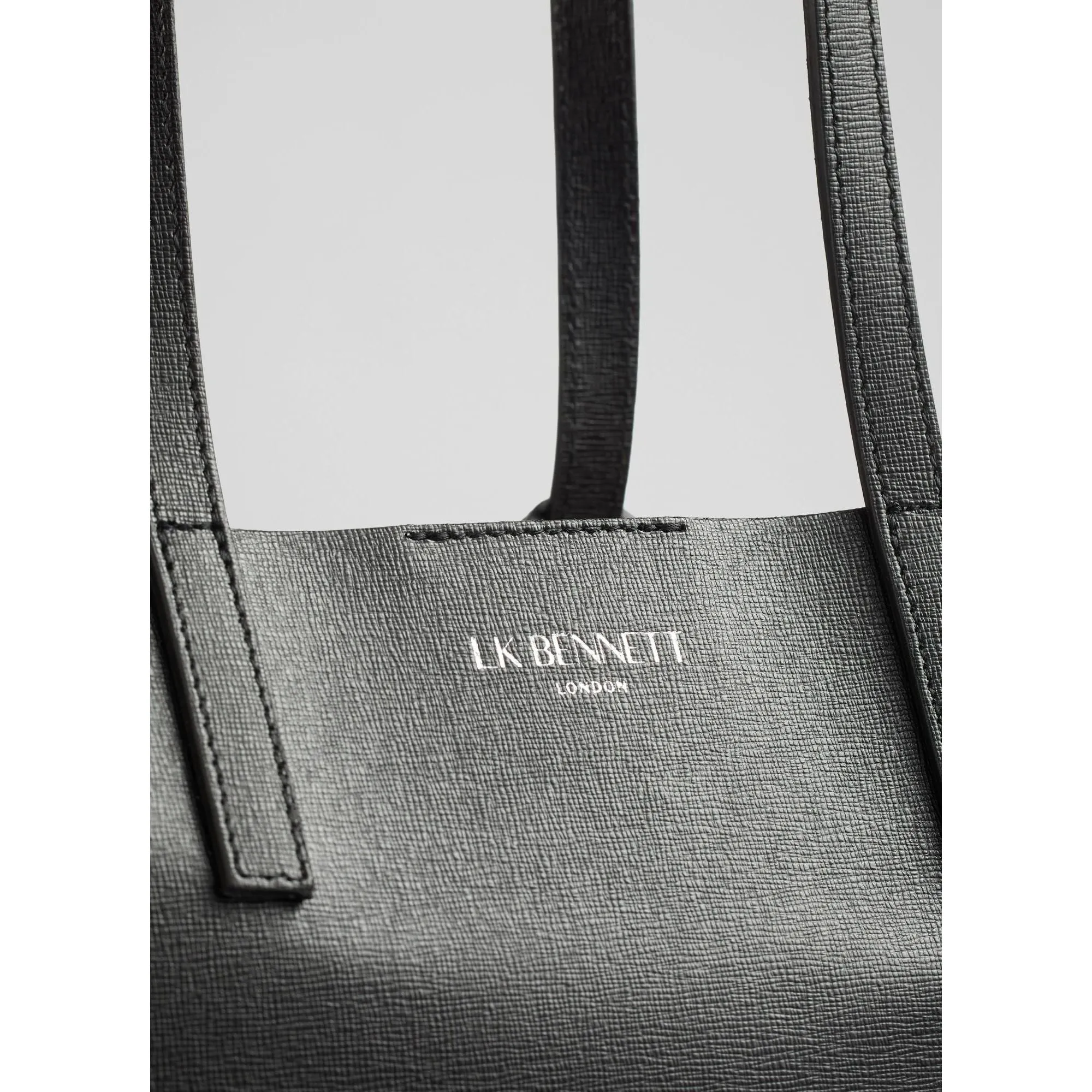 ADELE TOTE
