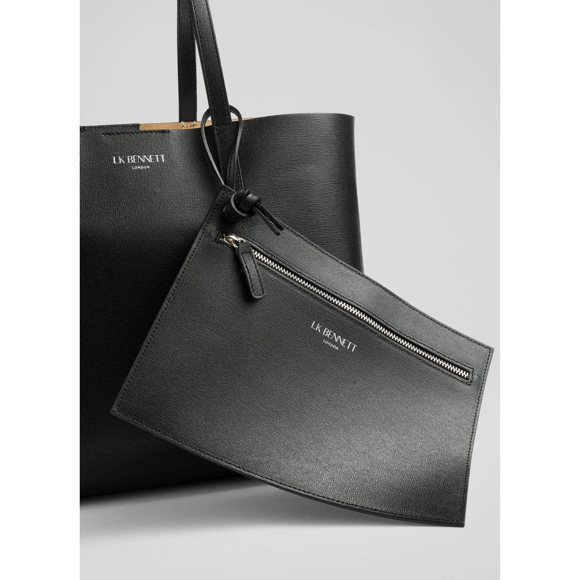 ADELE TOTE