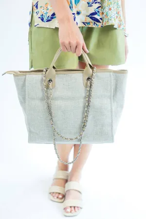 All Eyes On You Tote In Taupe