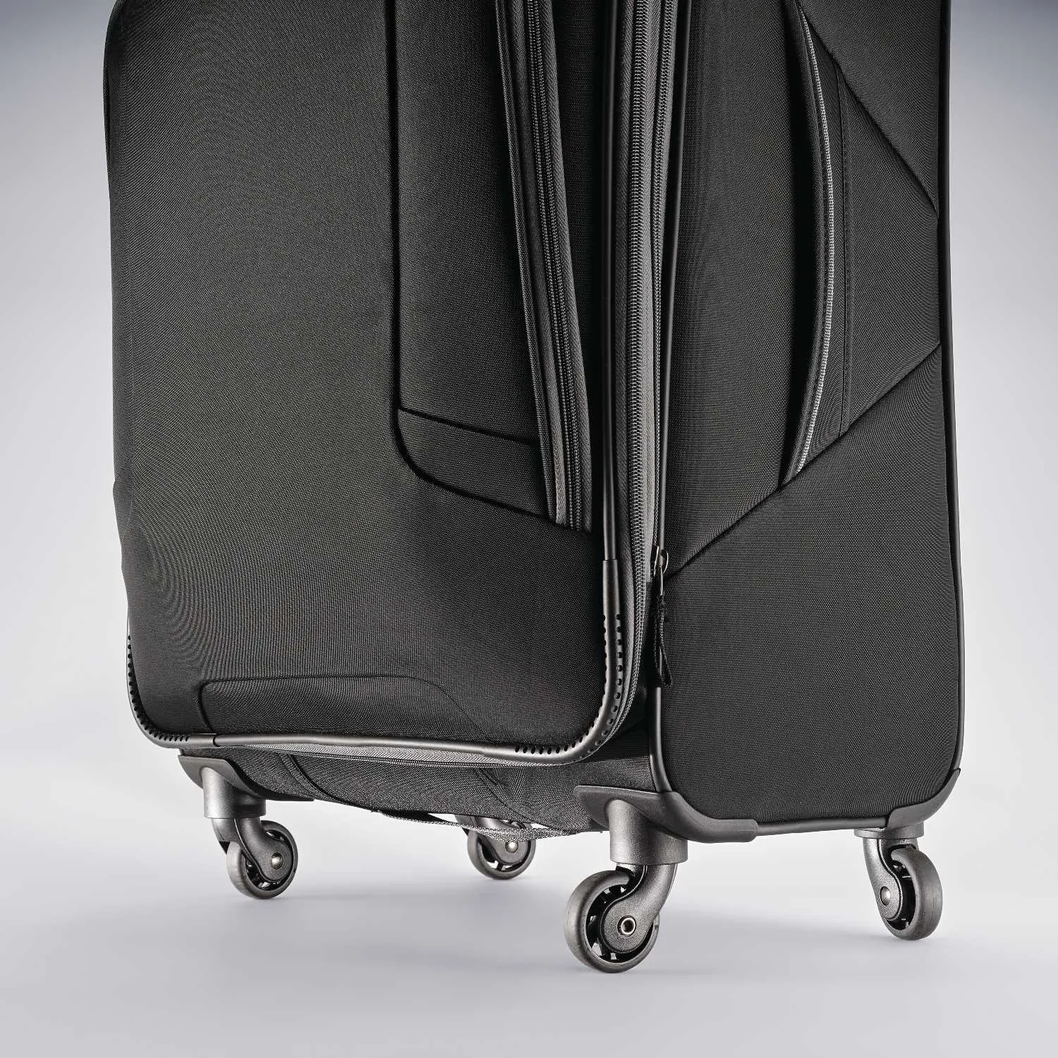 American Tourister 4 KIX 28" 4-Wheel Large Luggage