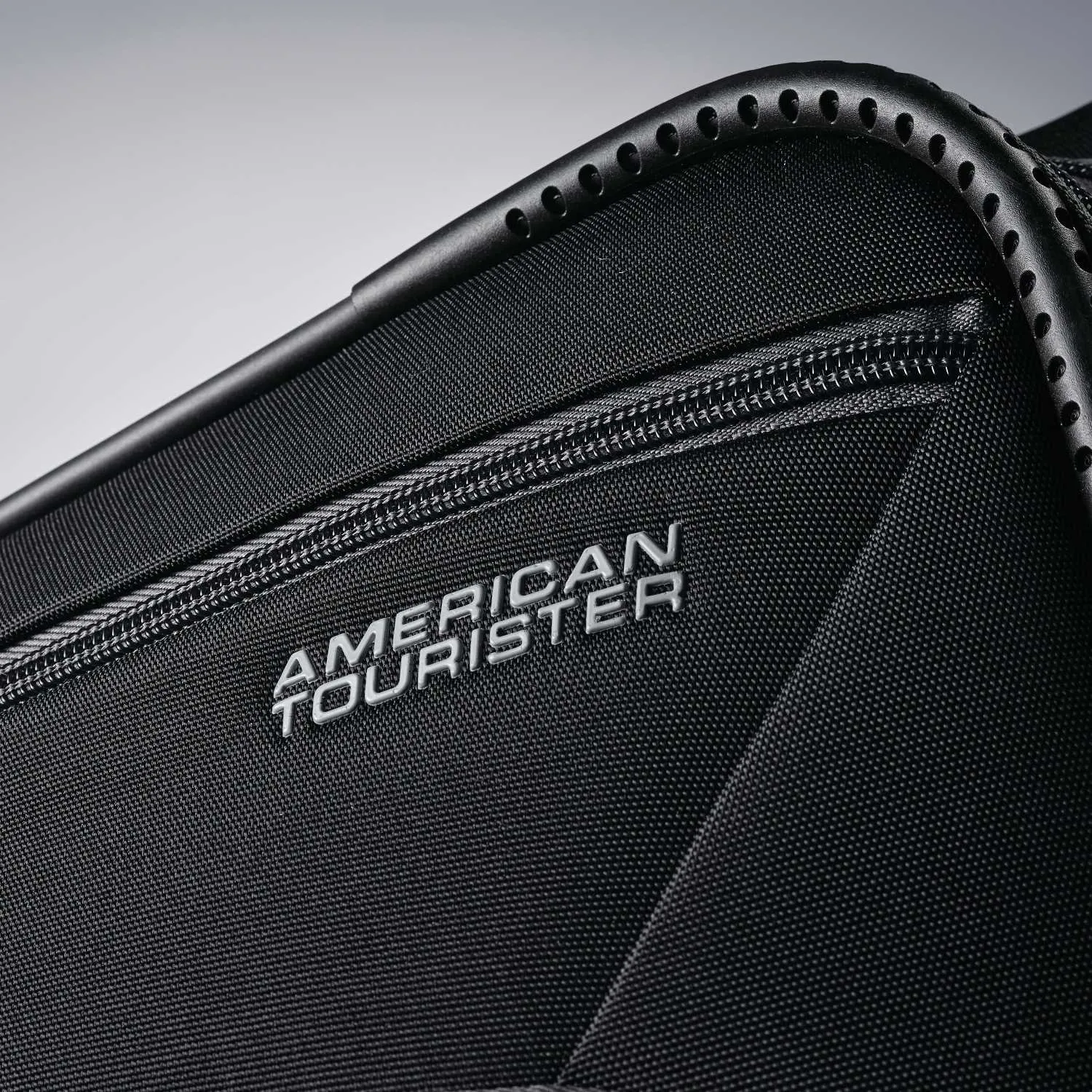 American Tourister 4 KIX 28" 4-Wheel Large Luggage