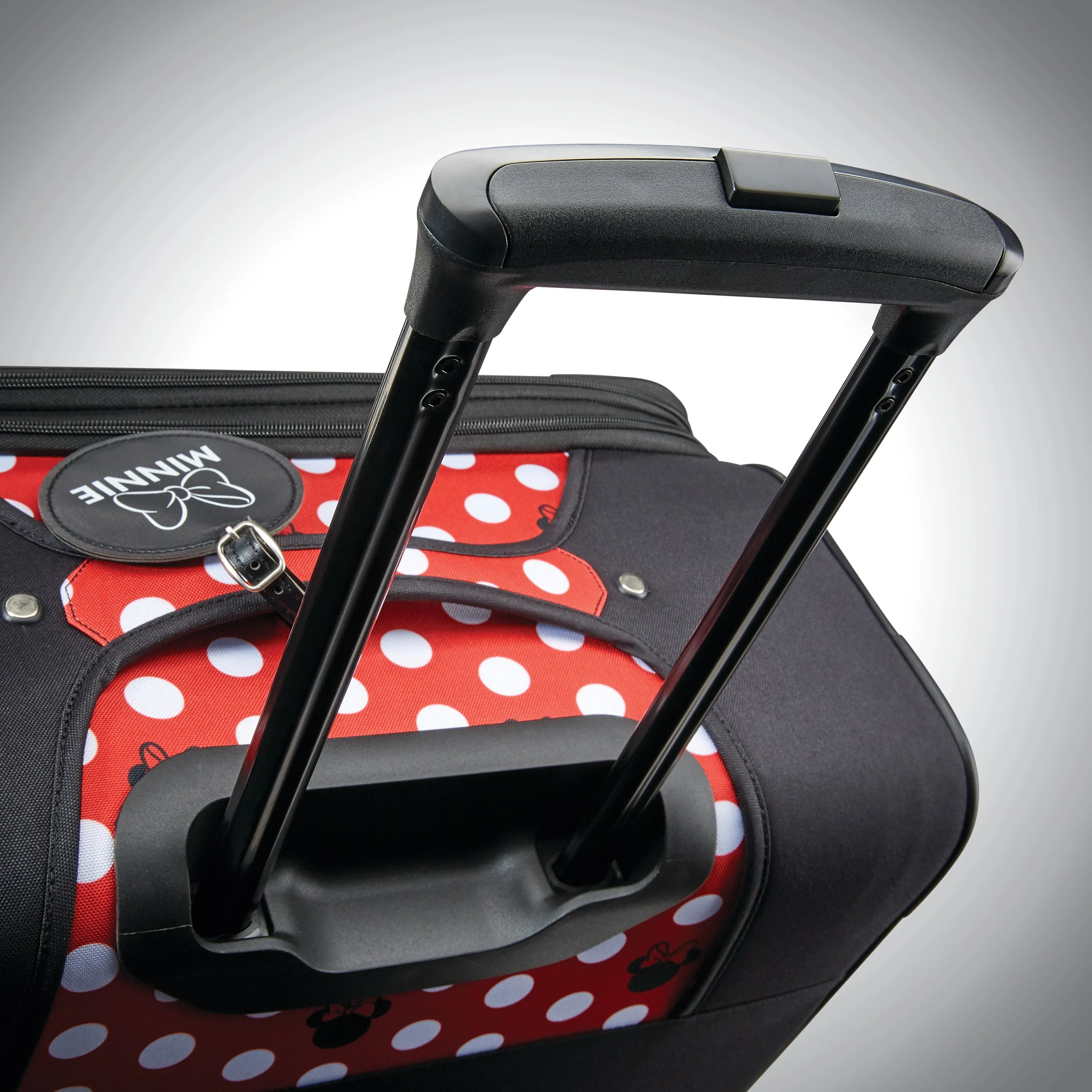 American Tourister Disney 28" Softside Spinner