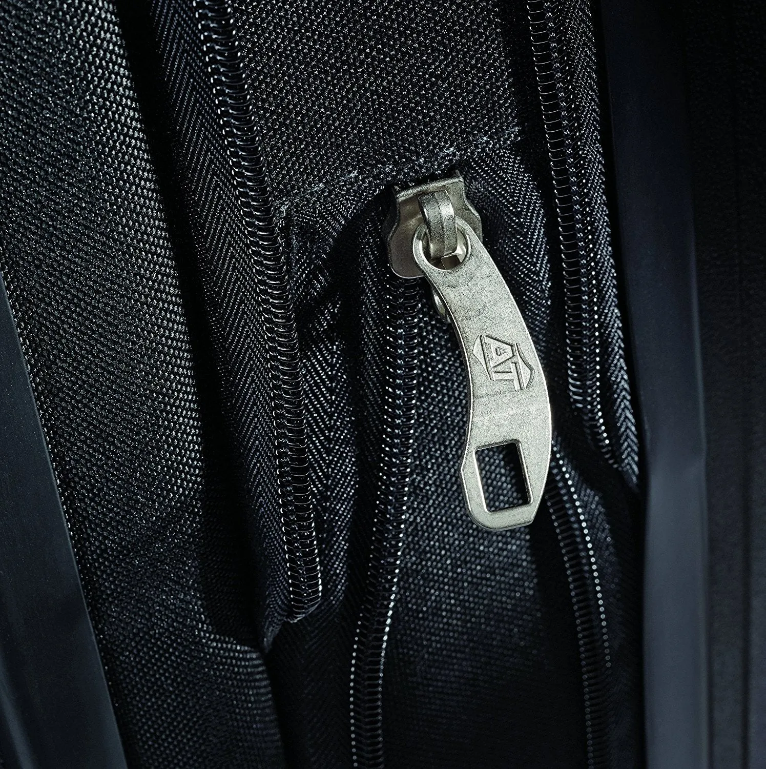 American Tourister Duralite 360 28" 4-Wheel Large Luggage