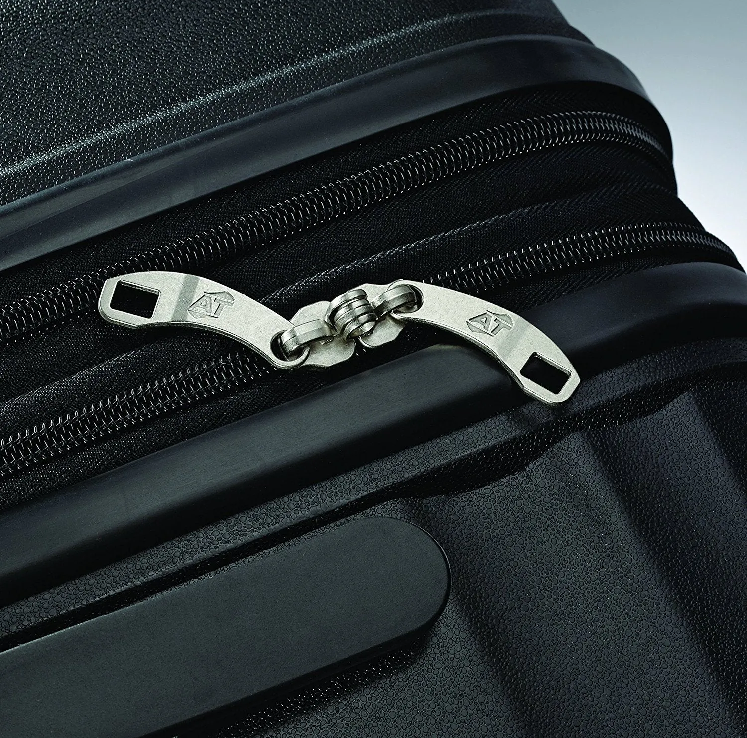 American Tourister Duralite 360 28" 4-Wheel Large Luggage