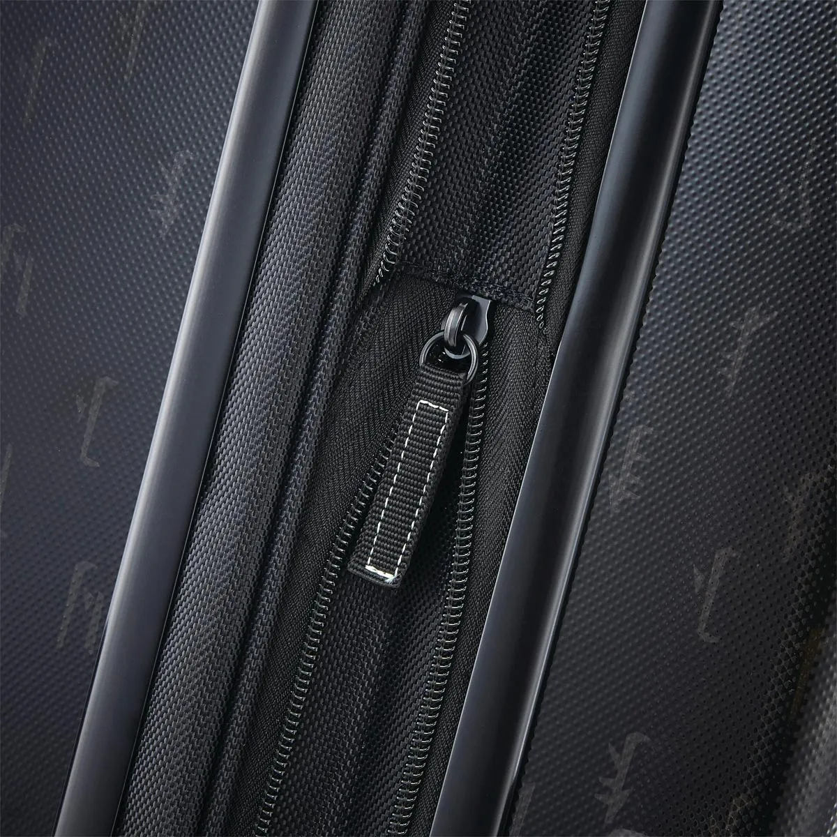 American Tourister Star Wars 21" Carry On Spinner