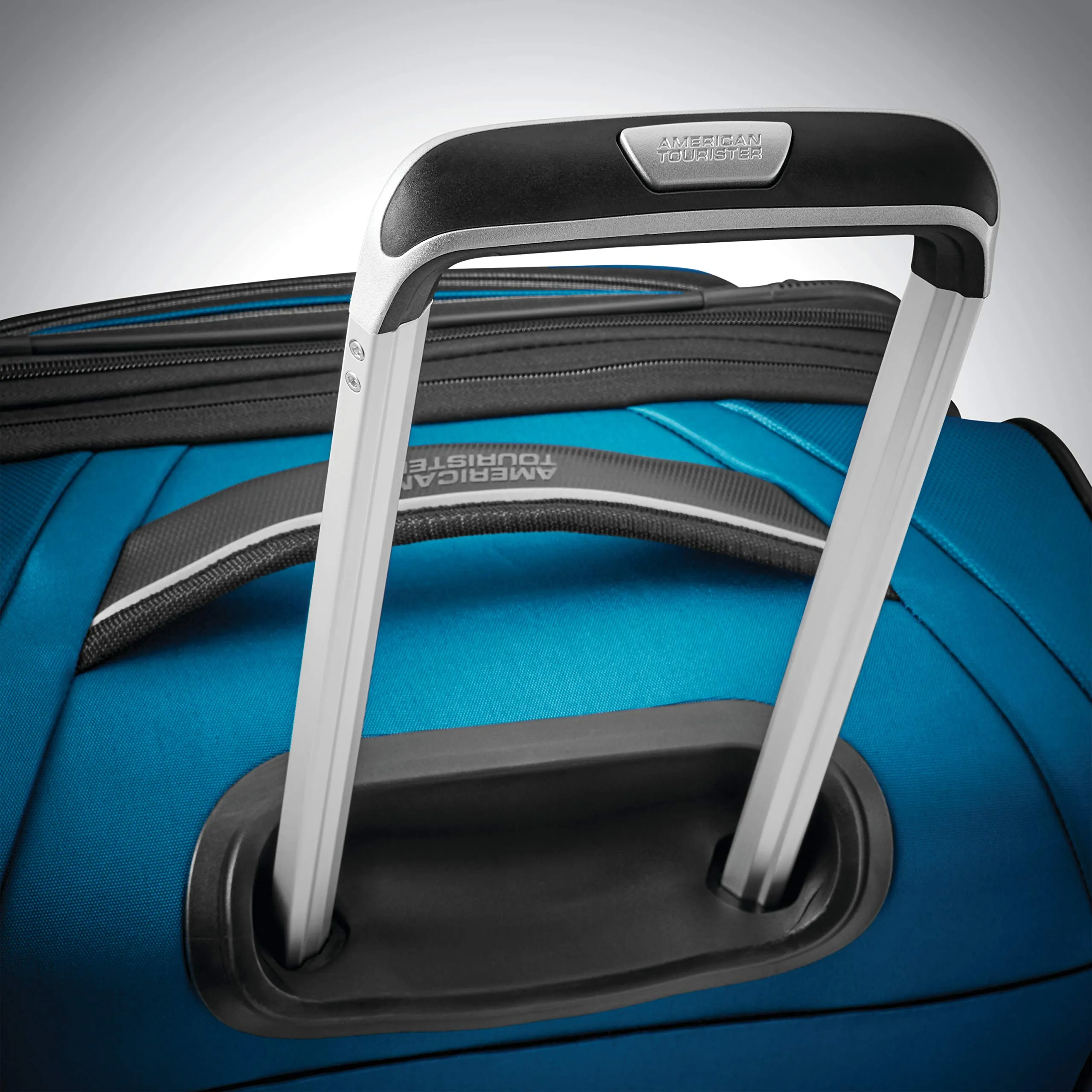 American Tourister Zoom Turbo 28" 4-Wheel Large Luggage