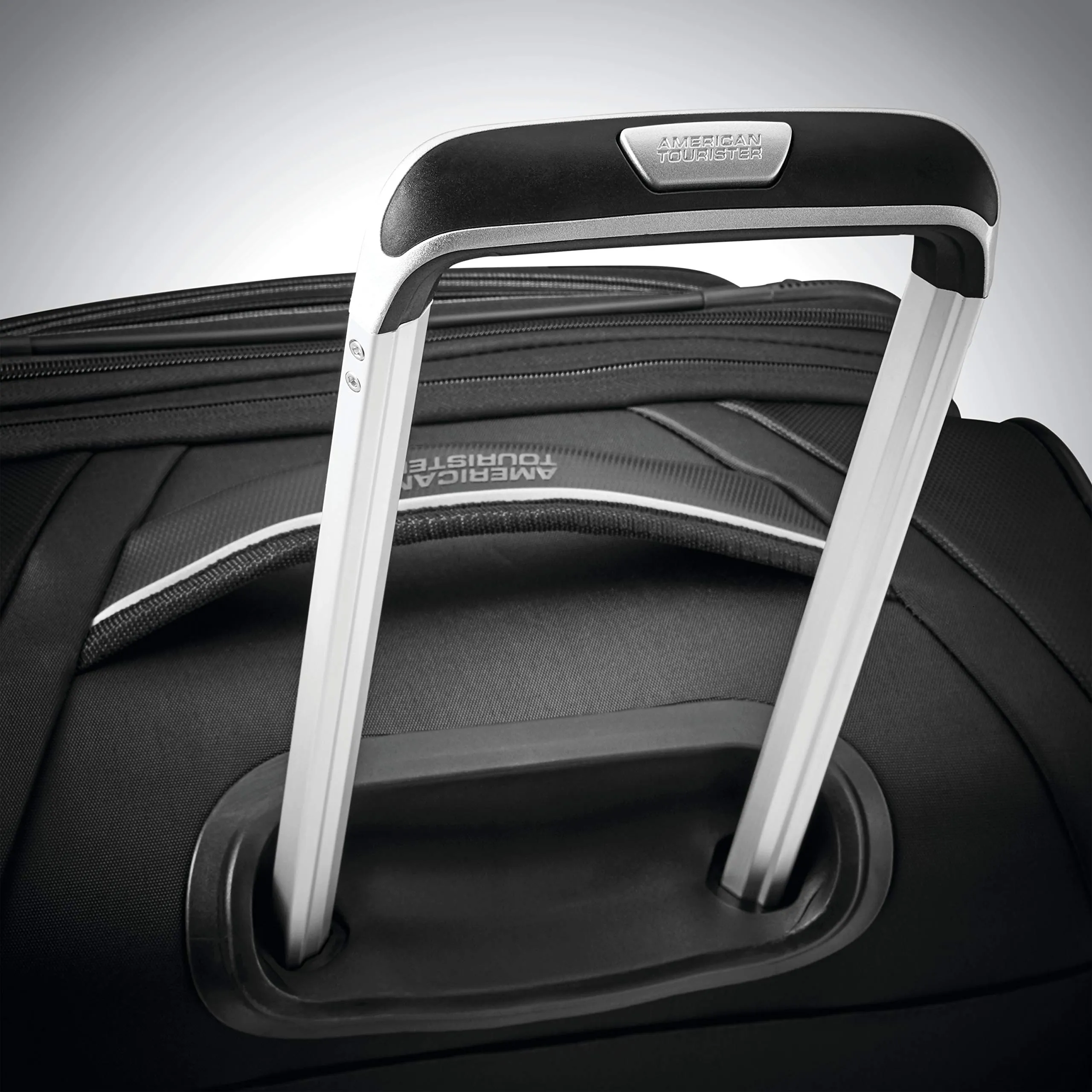 American Tourister Zoom Turbo 28" 4-Wheel Large Luggage
