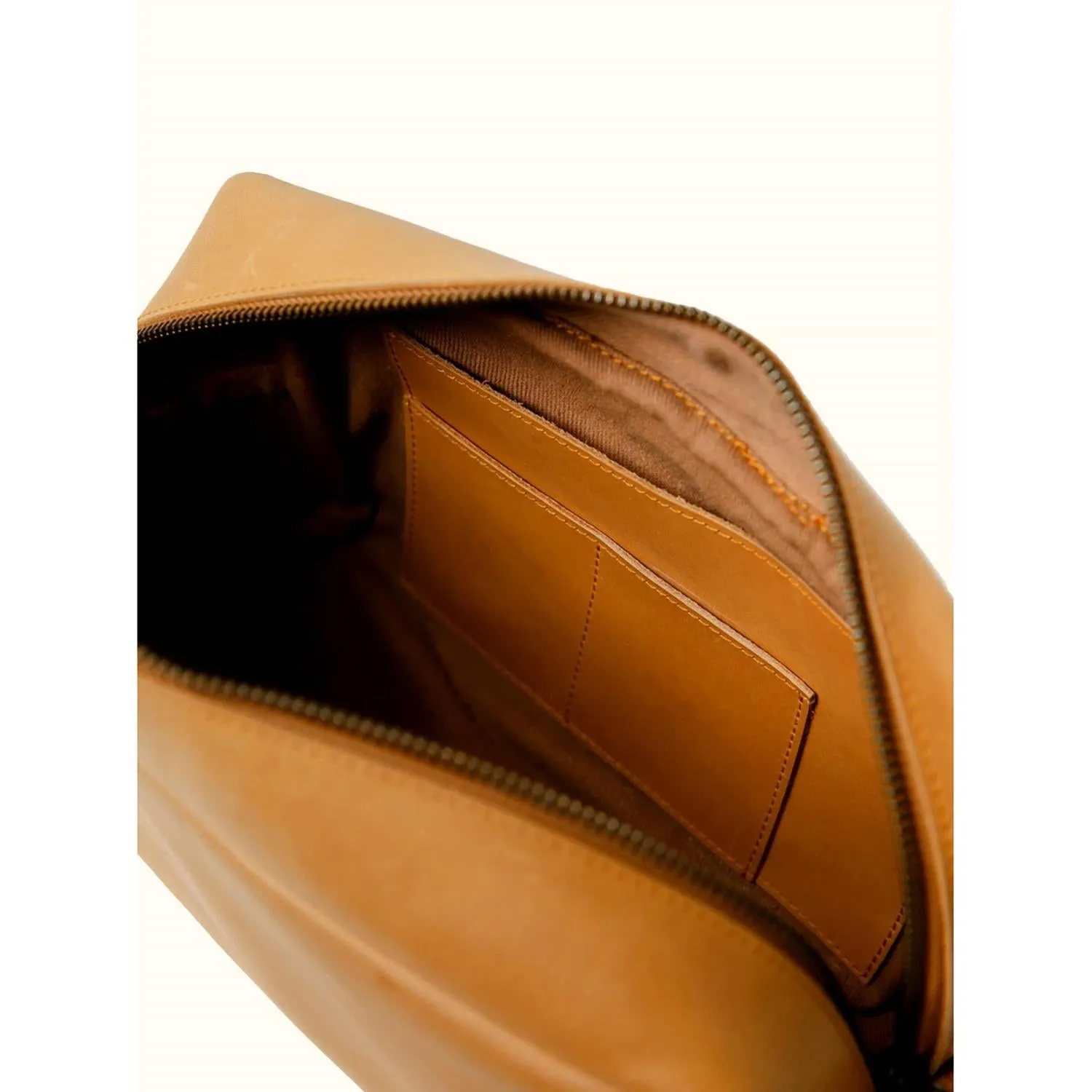 Avery Dopp Kit In Cognbac