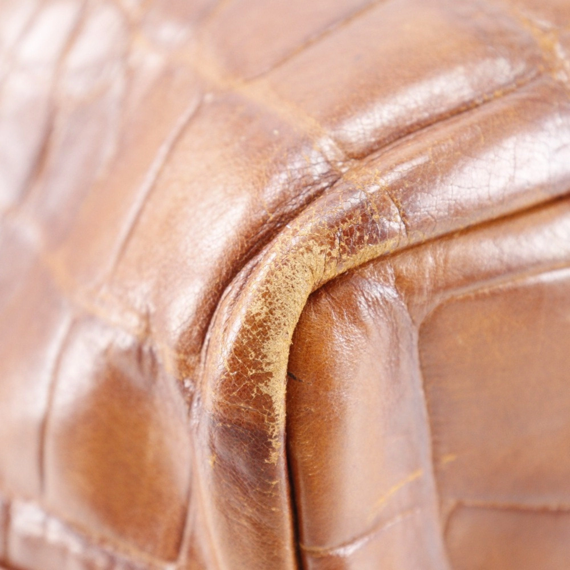 Bally Leather Handbag (Pre-Owned)