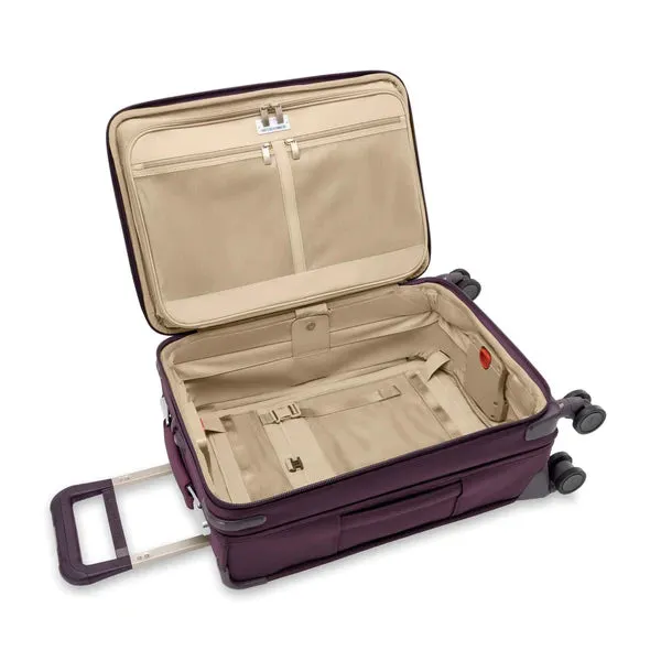 Baseline ESSENTIAL CARRY-ON SPINNER 22" NEW