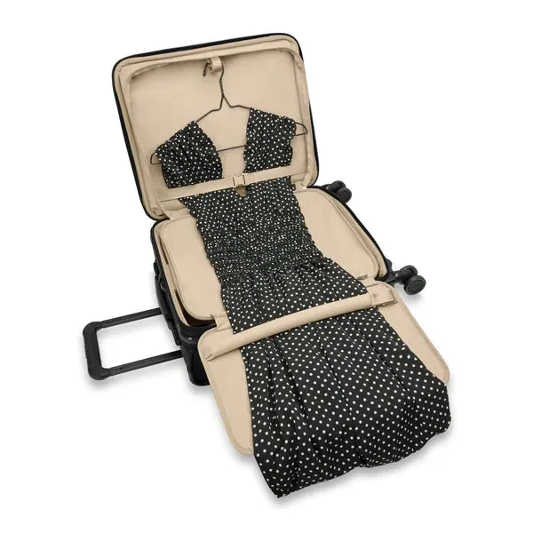 Baseline GLOBAL CARRY-ON SPINNER 21" NEW