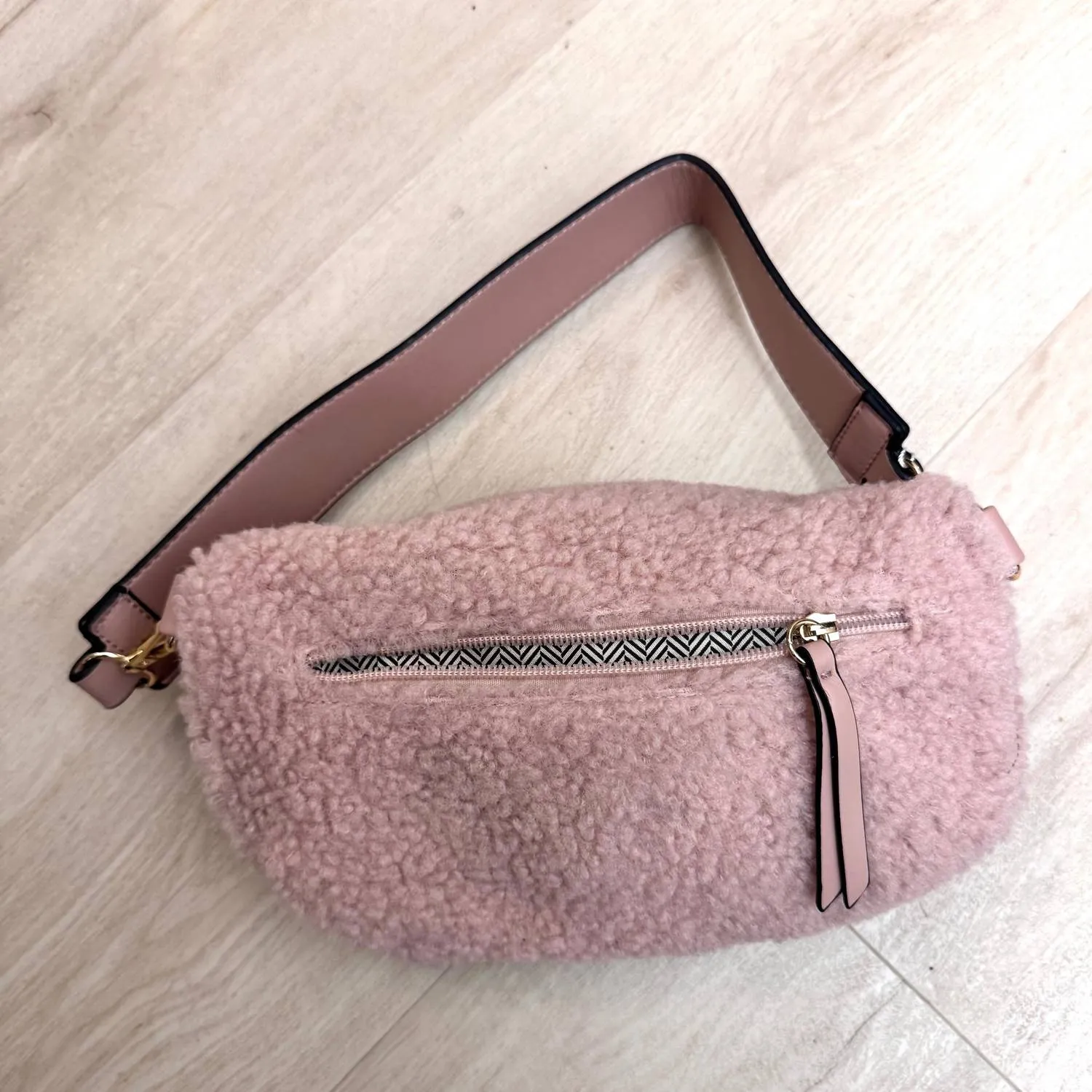 Brookie Sherpa Convertible Bag In Pink