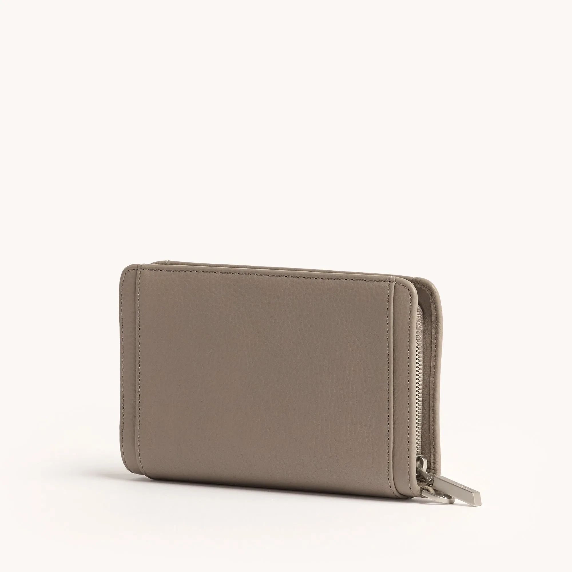 Bryant Wallet | Pewter Pebble/Brushed Silver