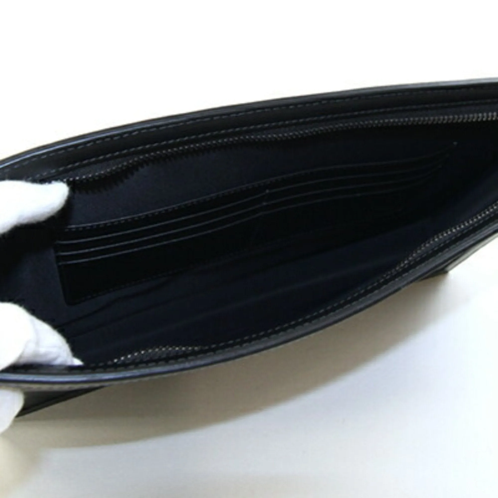 Burberry  Leather Clutch Bag (Pre-Owned)