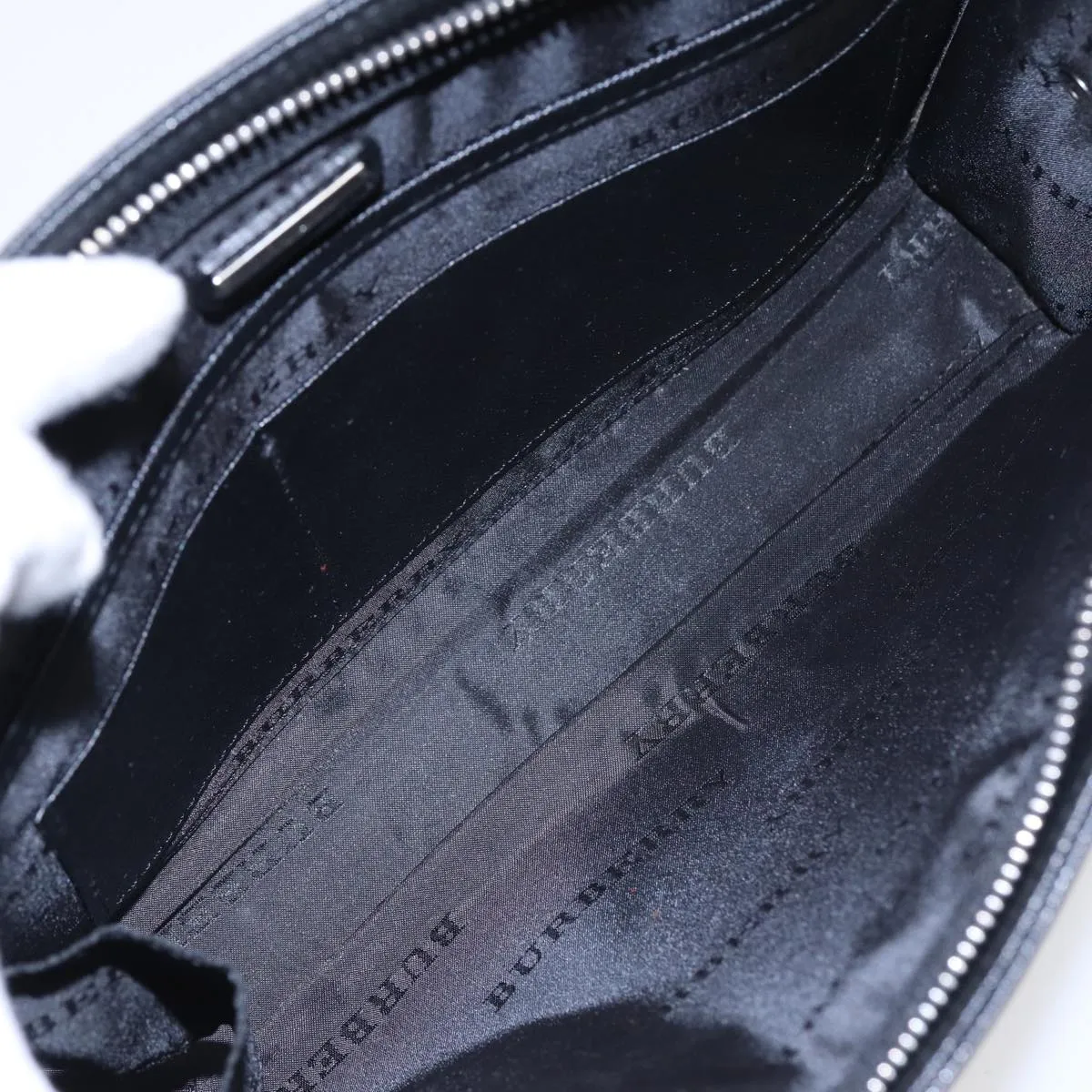 Burberry Leather Clutch Bag (Pre-Owned)