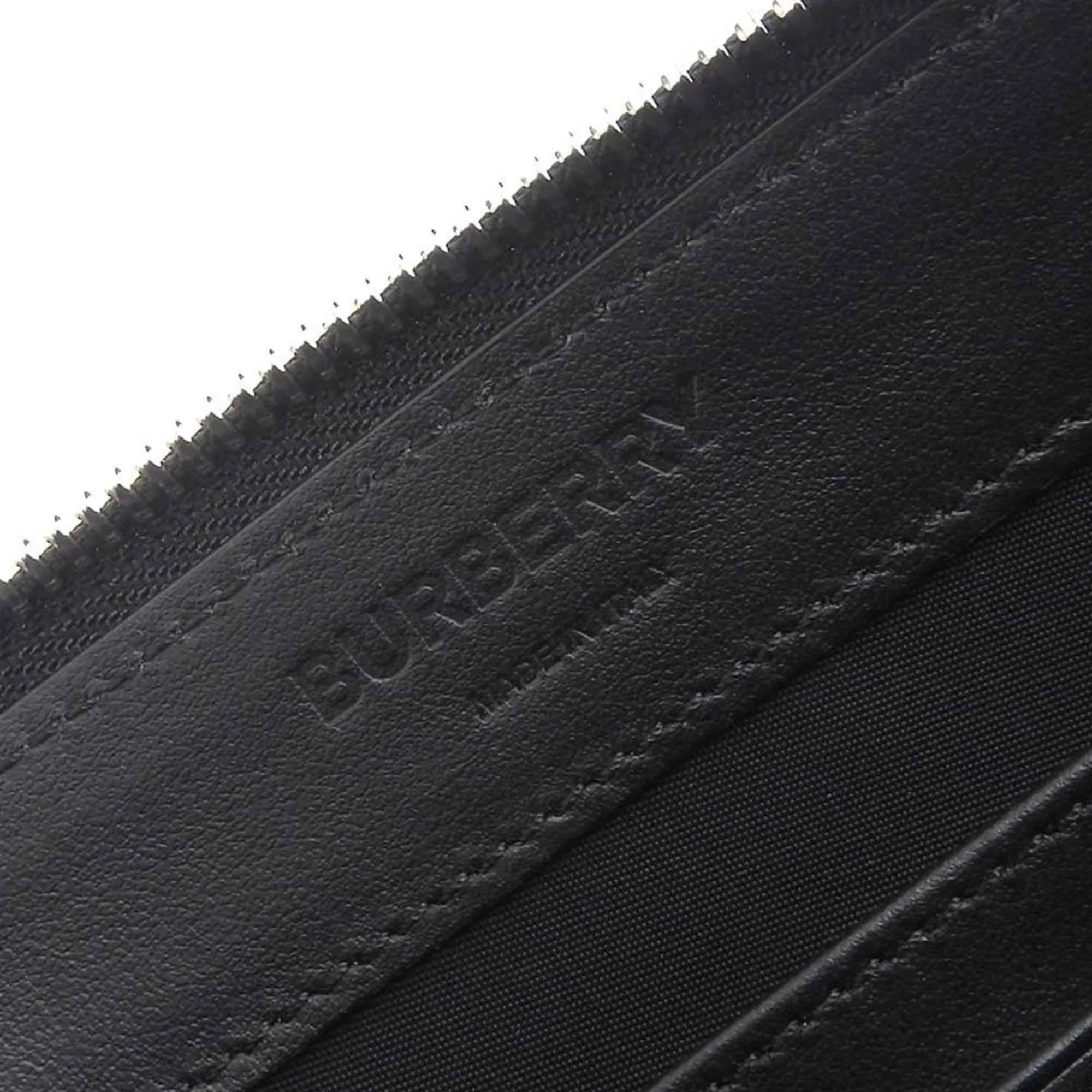 Burberry  Leather Clutch Bag (Pre-Owned)