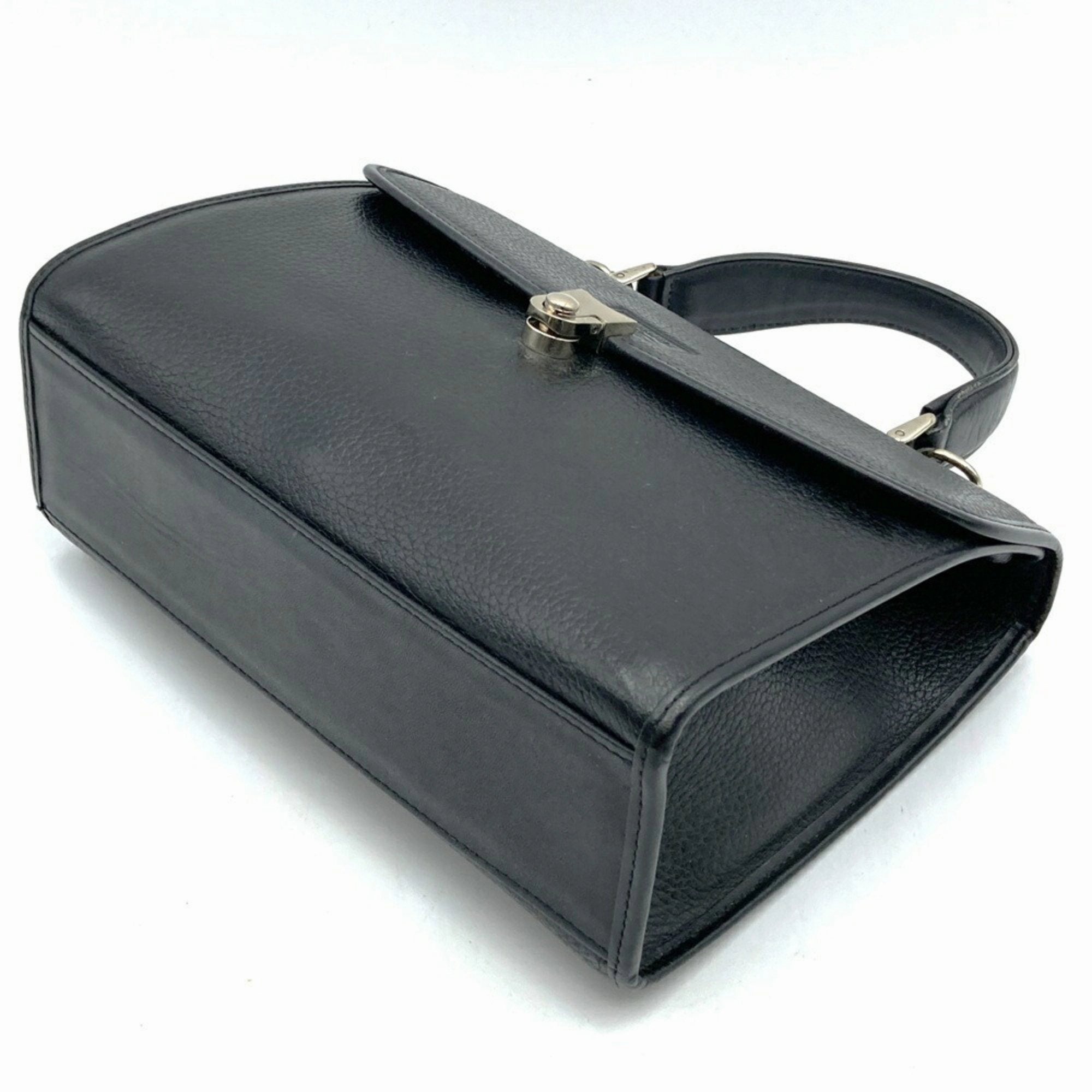 Burberry Burberrys Leather Handbag (Pre-Owned)