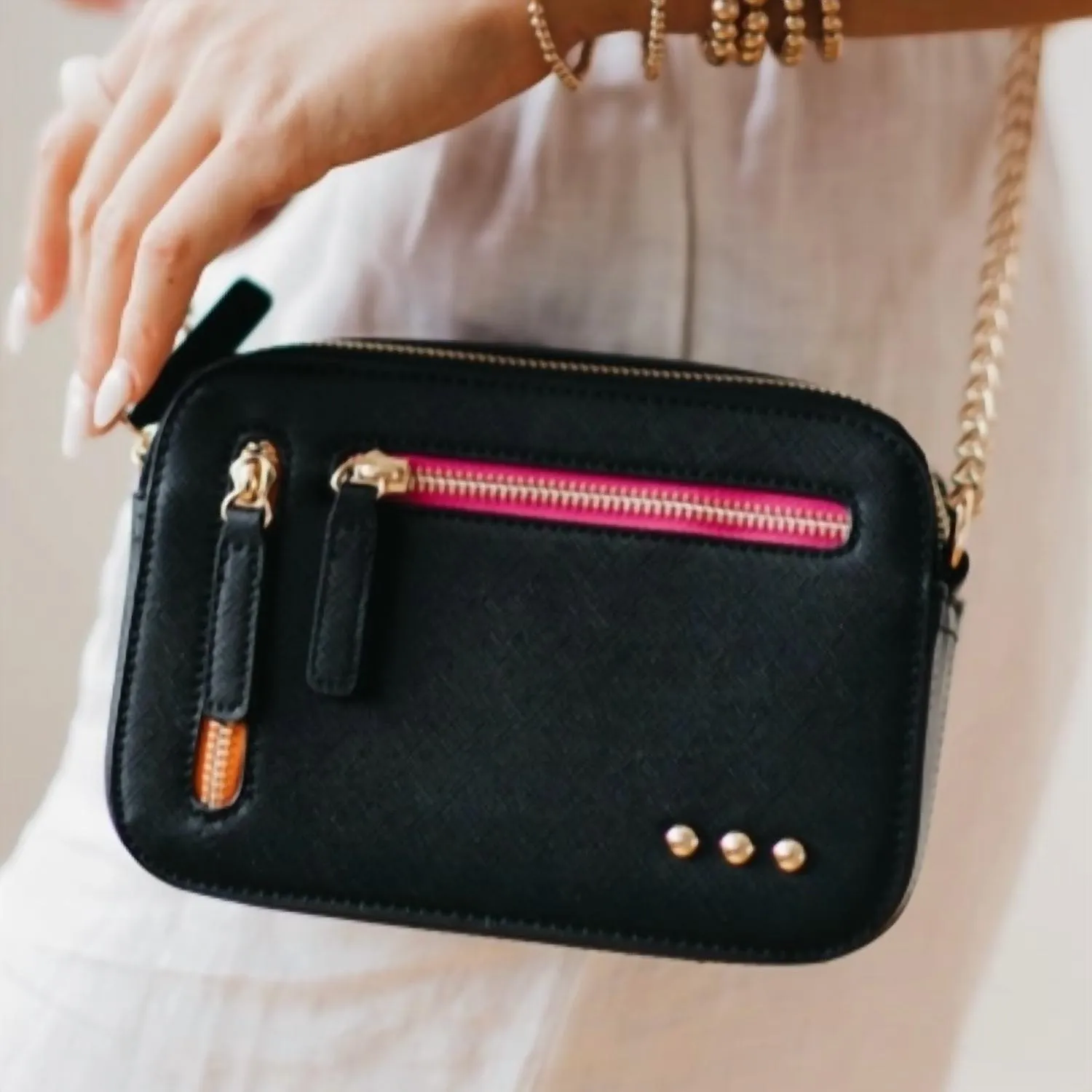 Chain Crossbody Bag In Black