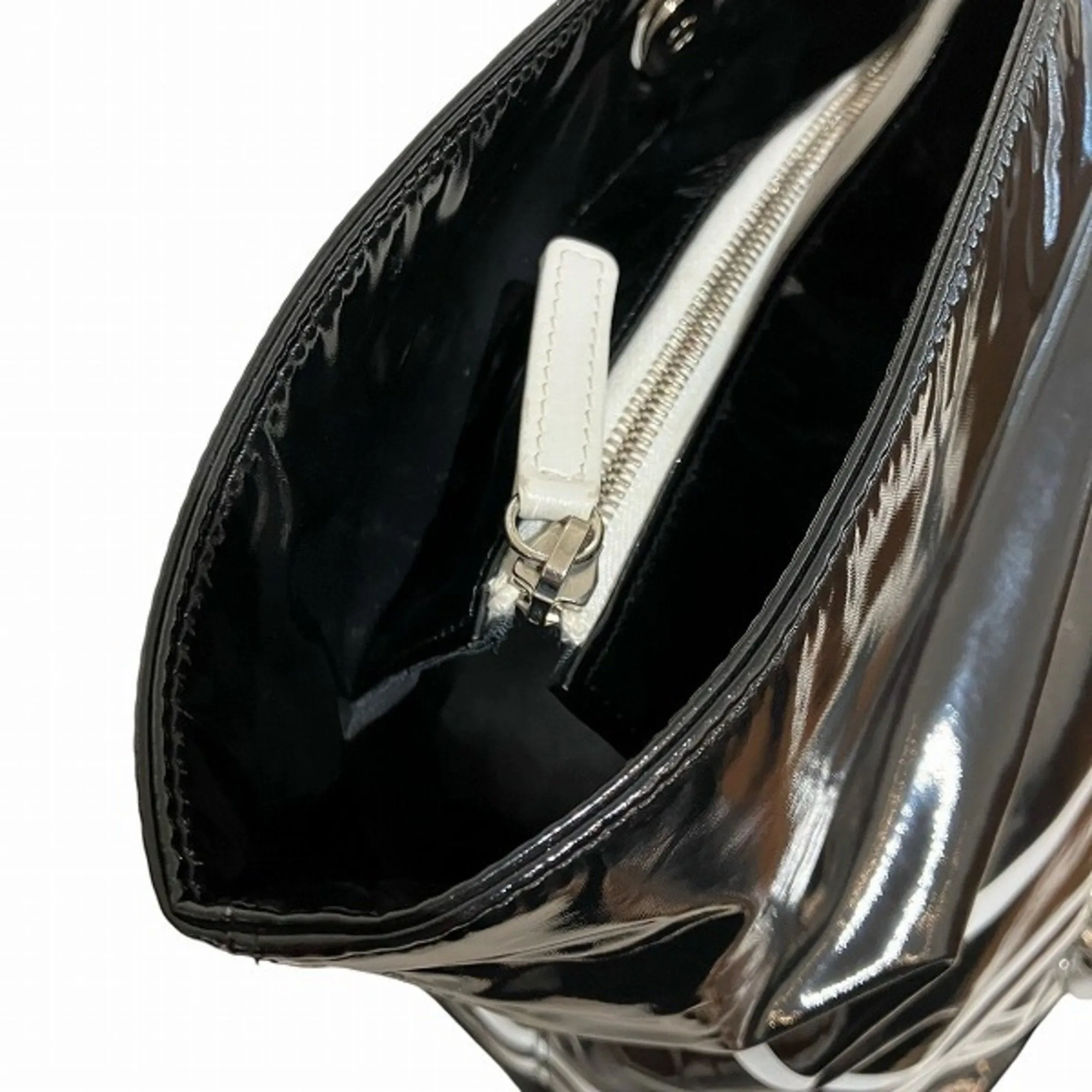 Chanel Cabas Patent Leather Tote Bag (Pre-Owned)