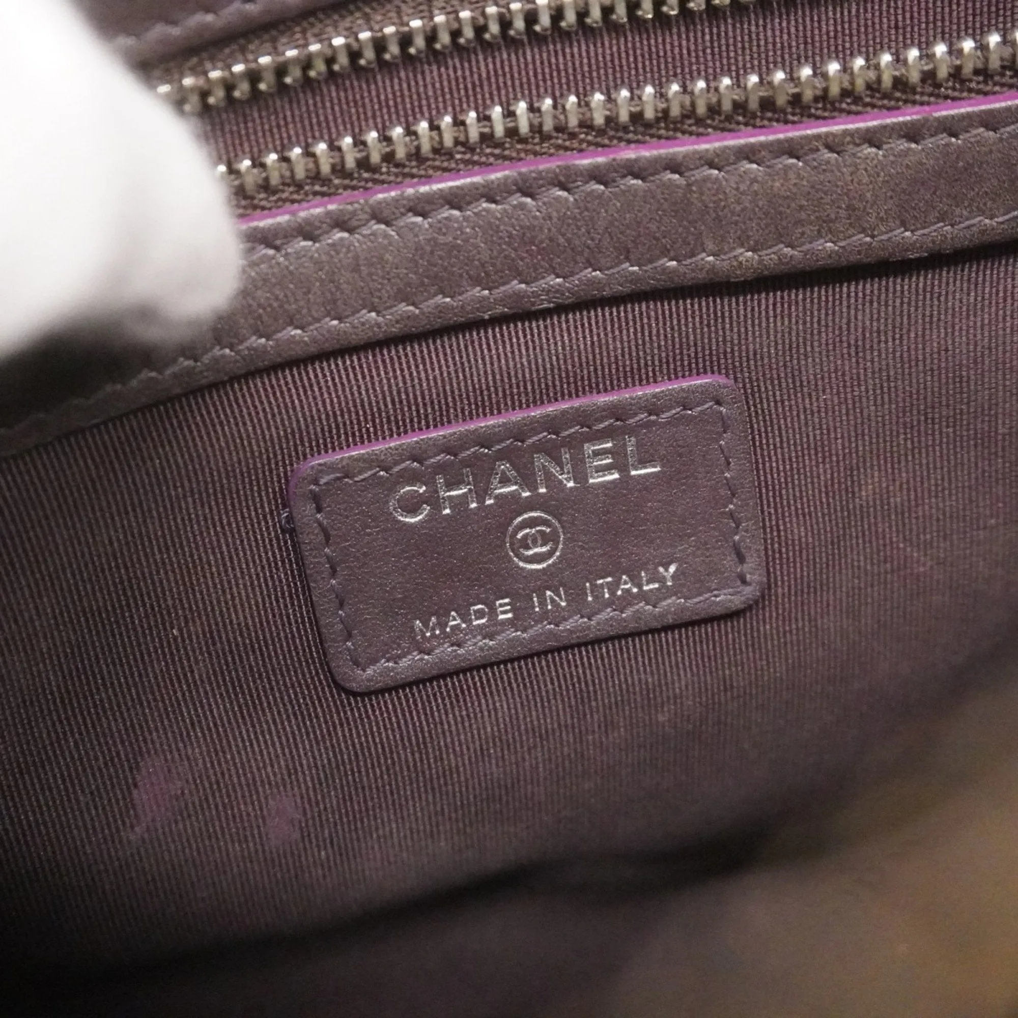 Chanel Leather Clutch Bag (Pre-Owned)
