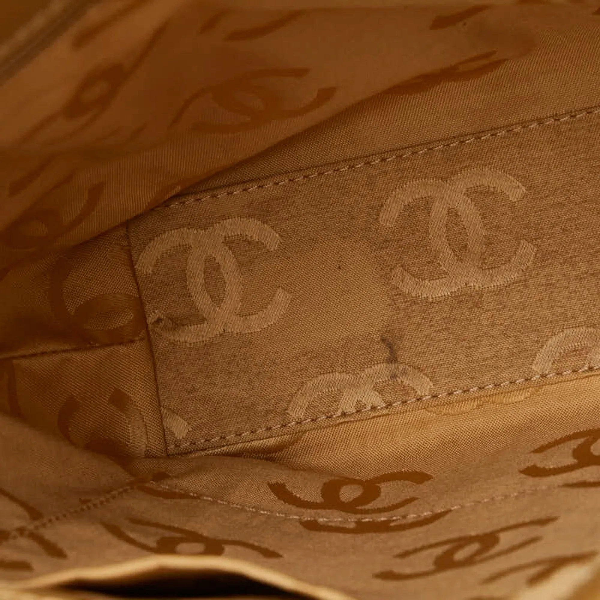 Chanel Leather Tote Bag (Pre-Owned)
