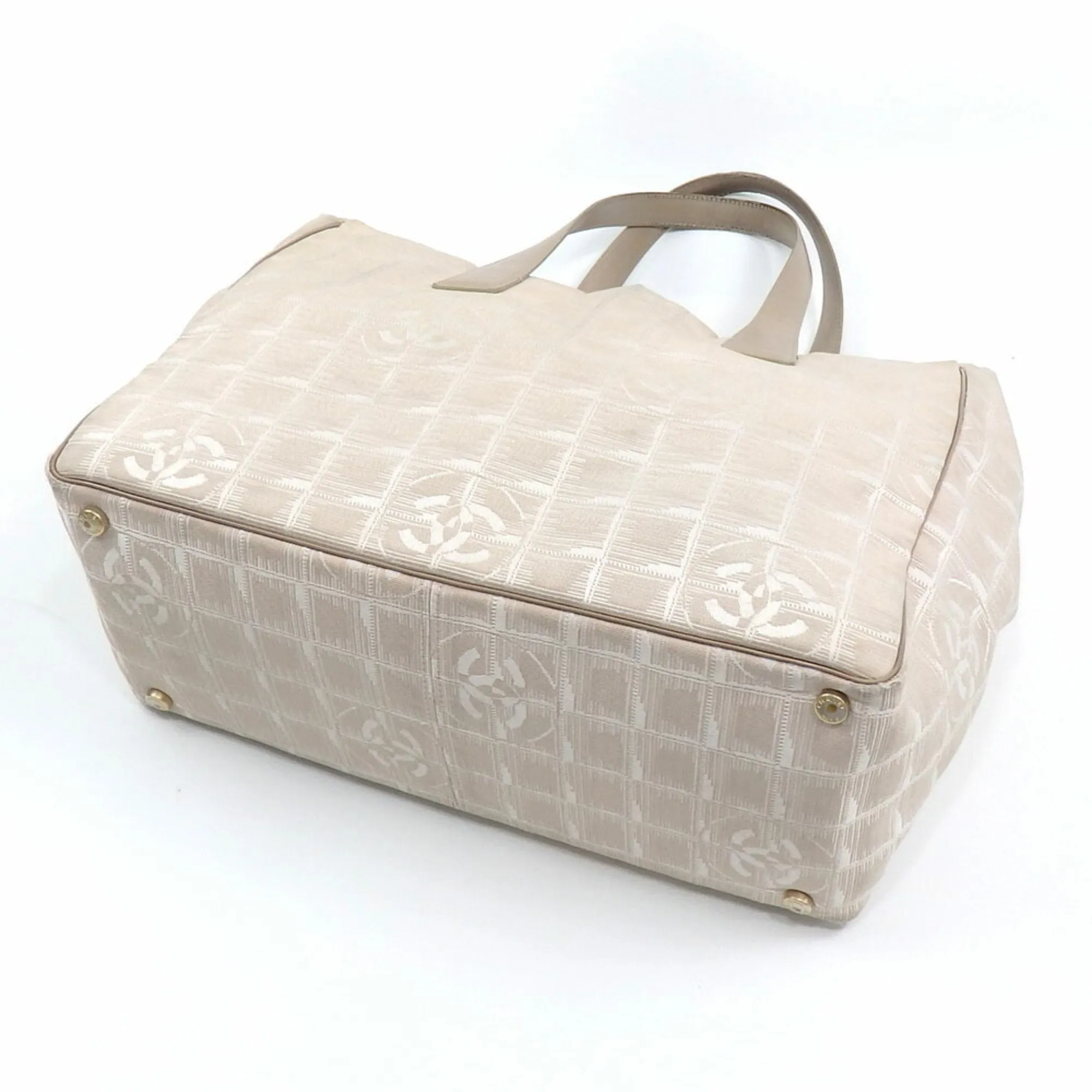 Chanel New Travel Line Leather Tote Bag (Pre-Owned)
