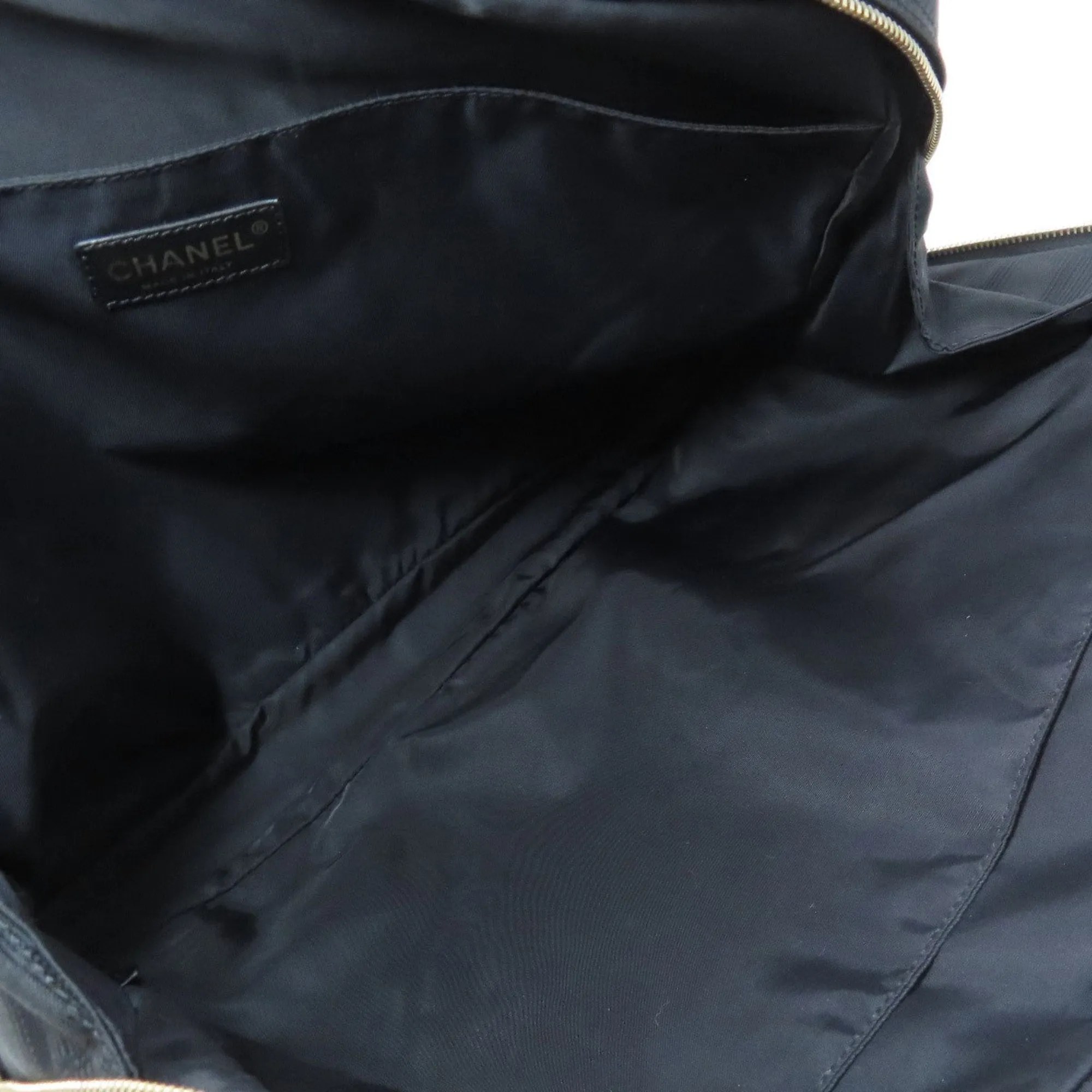 Chanel New Travel Line Tote Bag (Pre-Owned)