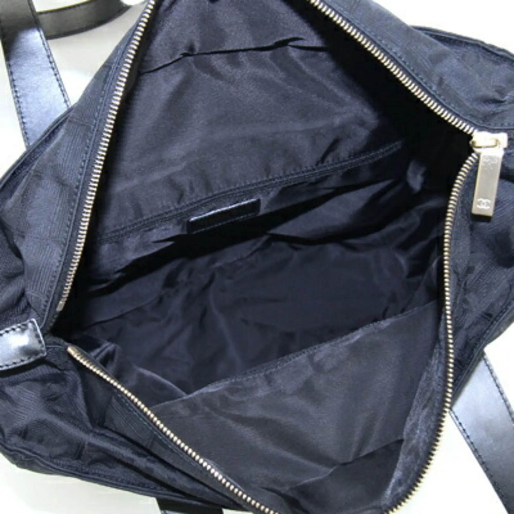 Chanel Travel Line Synthetic Tote Bag (Pre-Owned)