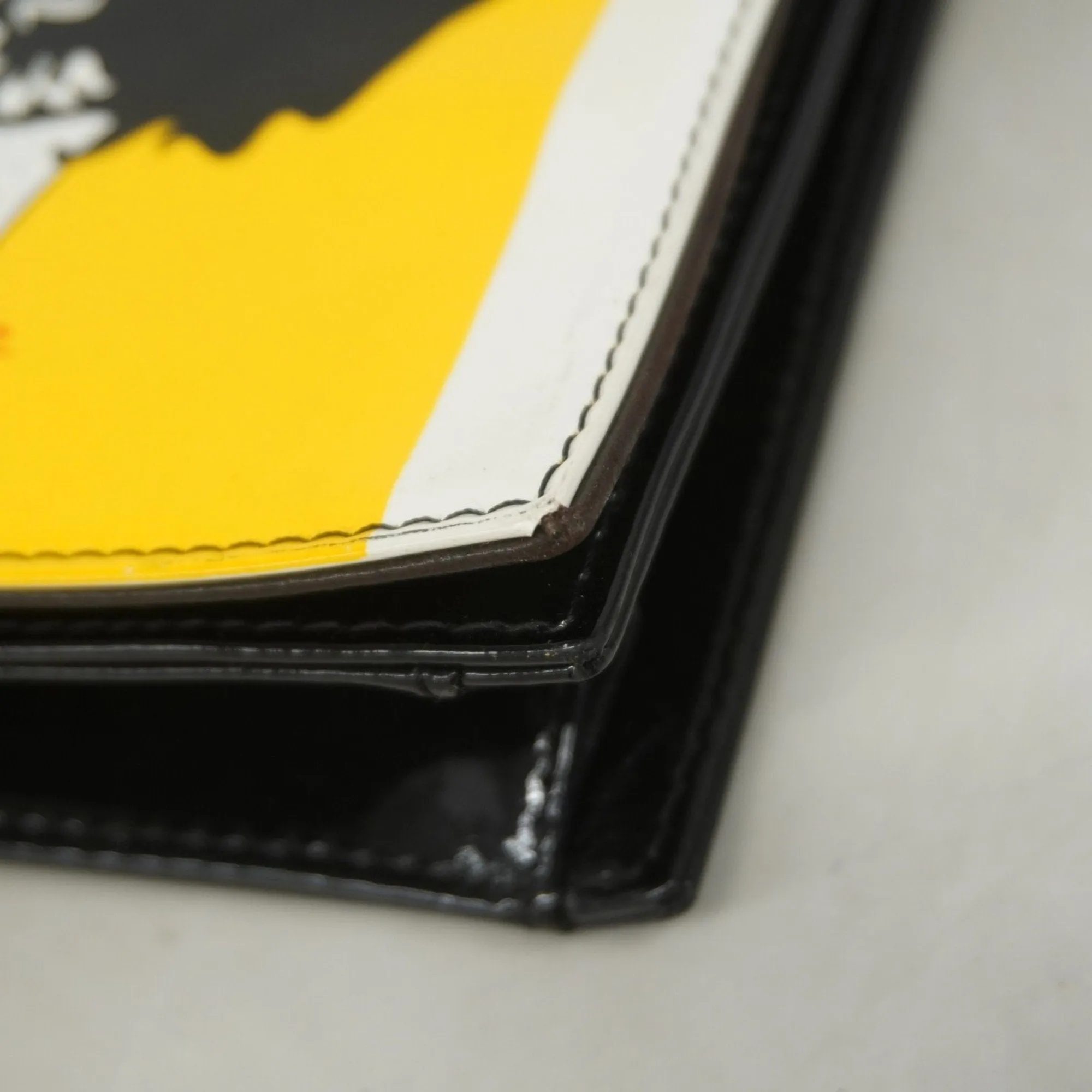 Chanel  yellow Patent Leather Clutch Bag (Pre-Owned)