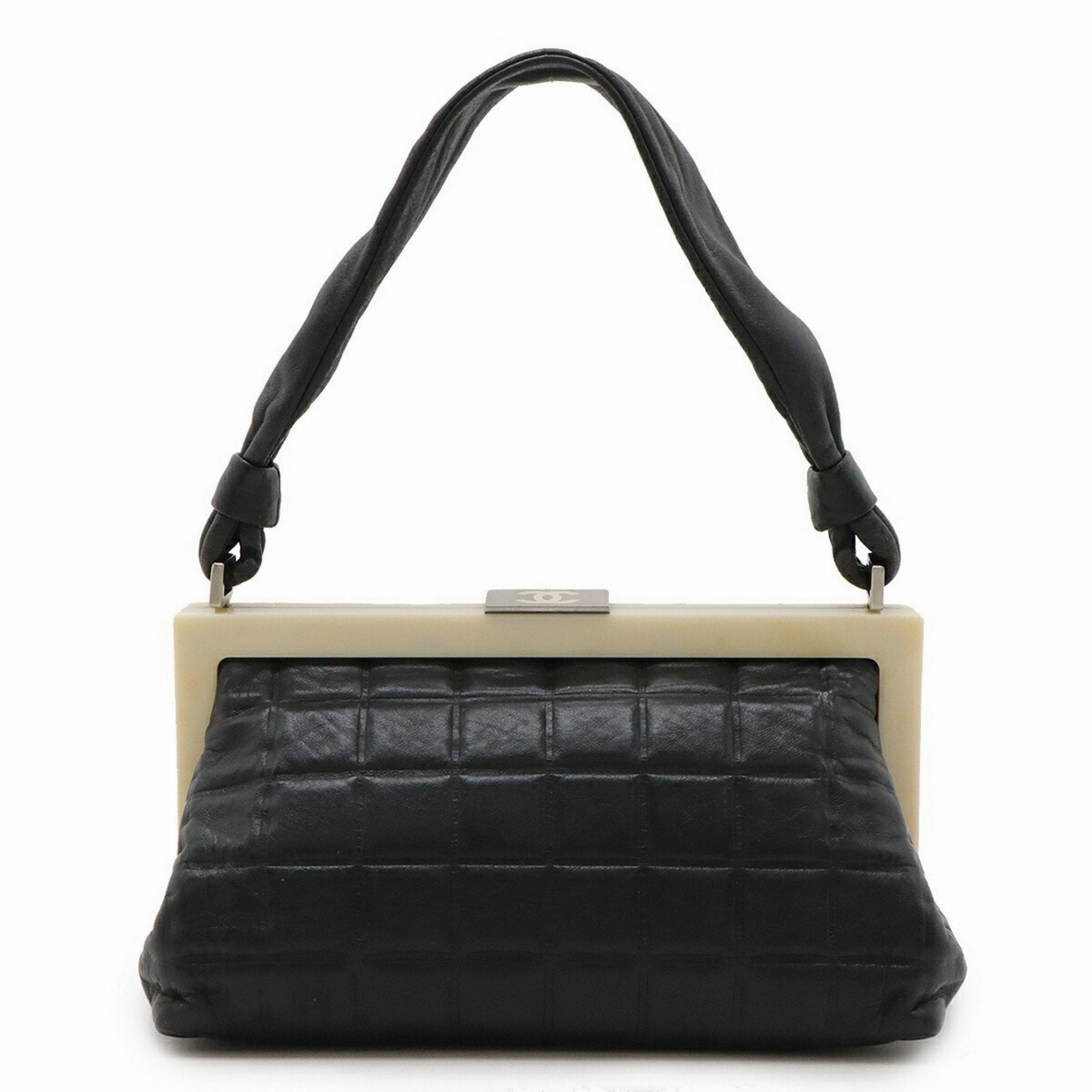 Chanel Chocolate Bar ivory Leather Handbag (Pre-Owned)