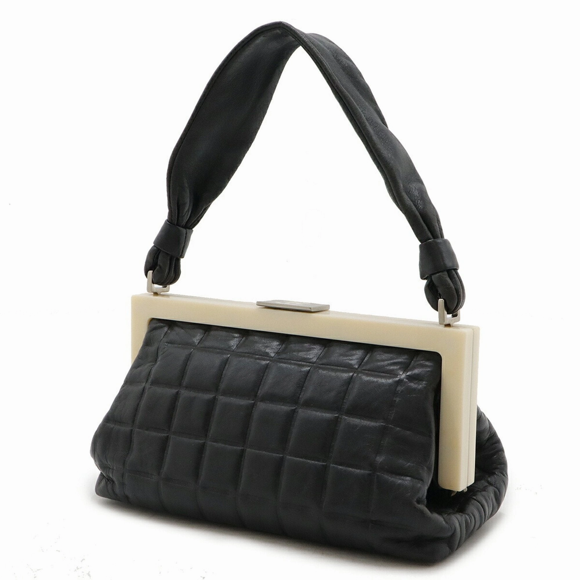 Chanel Chocolate Bar ivory Leather Handbag (Pre-Owned)