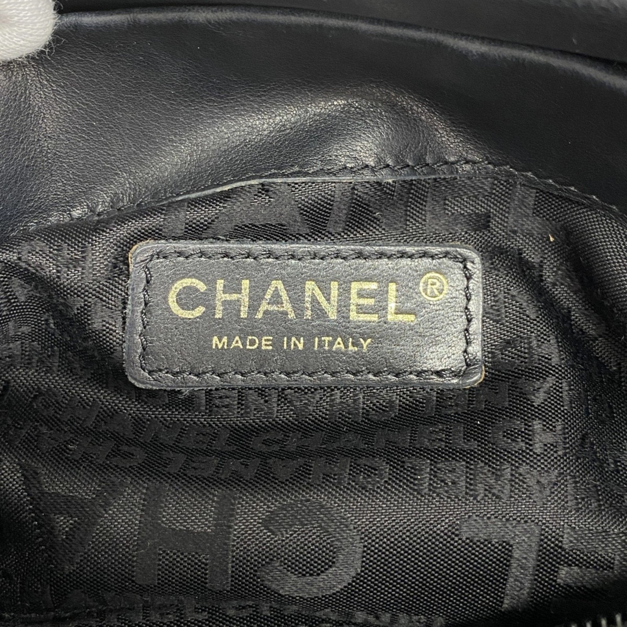 Chanel Leather Handbag (Pre-Owned)