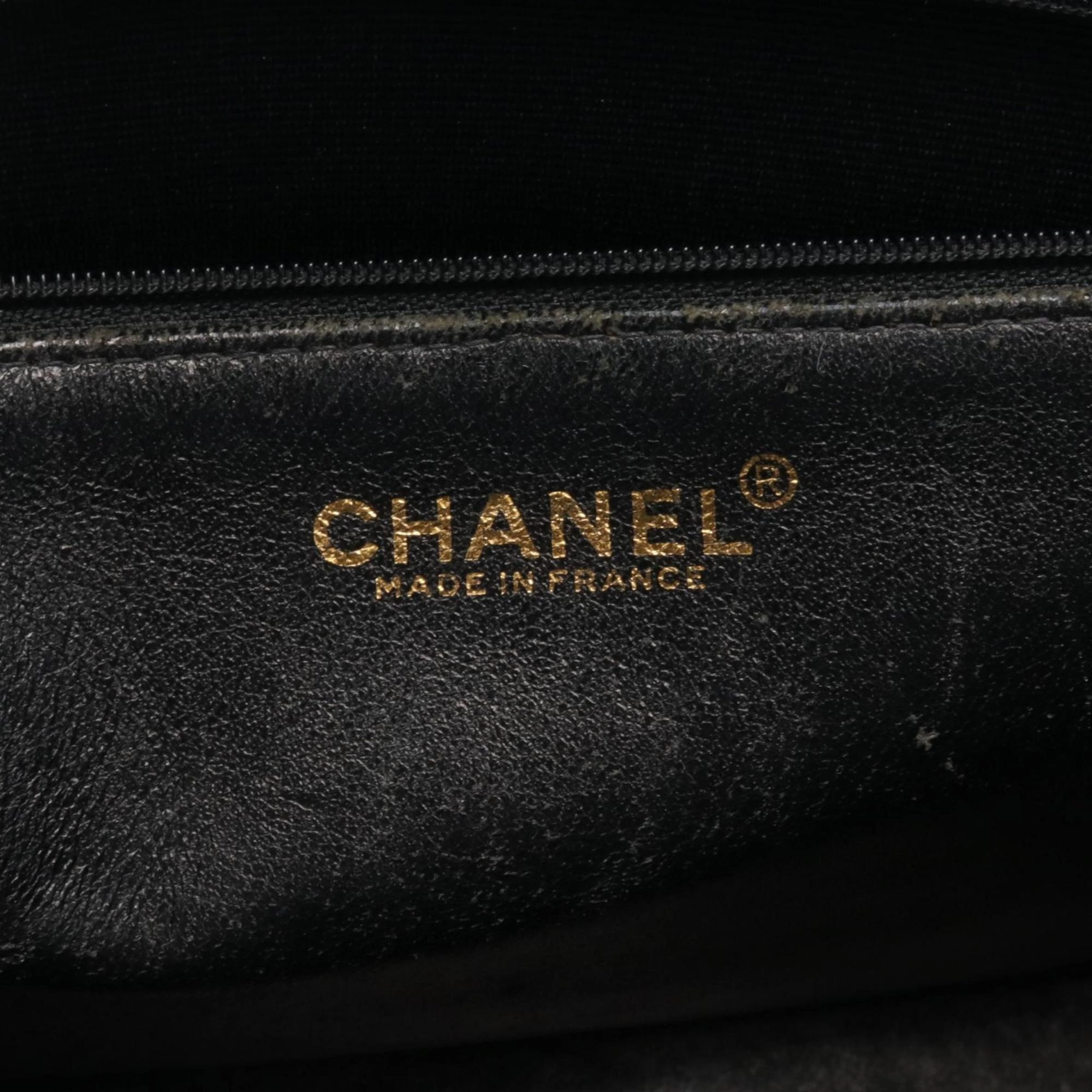 Chanel Leather Handbag (Pre-Owned)