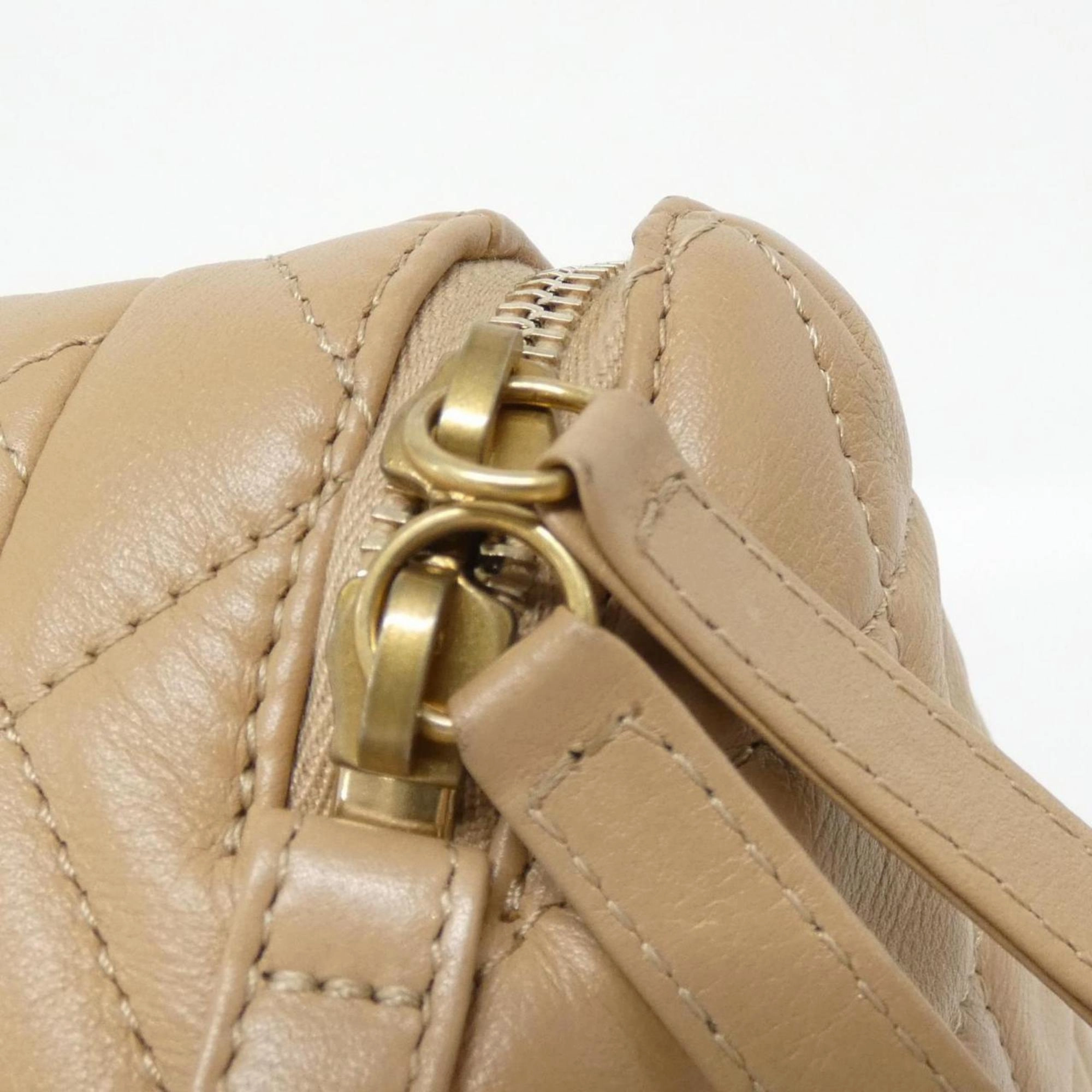 Chanel Leather Handbag (Pre-Owned)