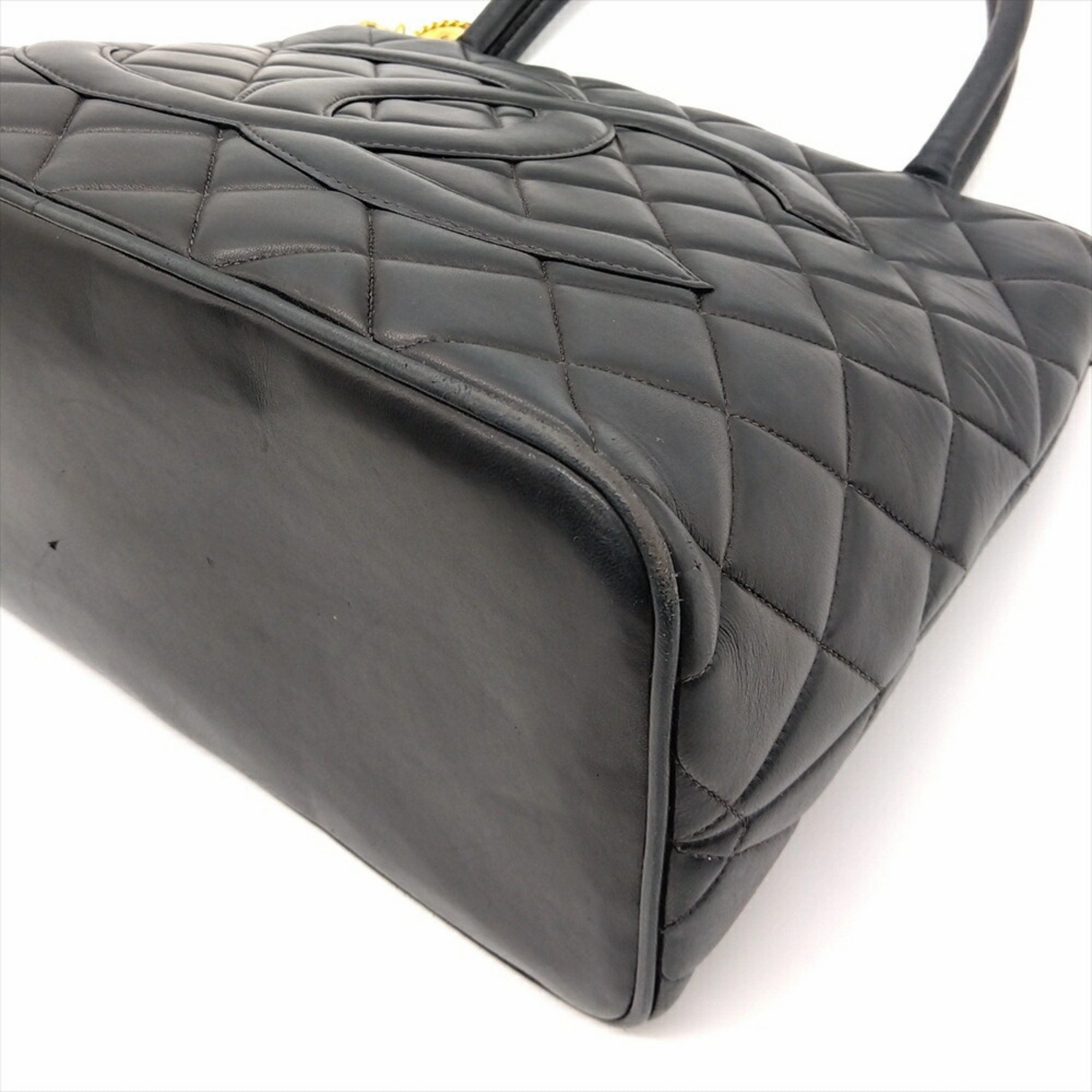 Chanel Leather Handbag (Pre-Owned)
