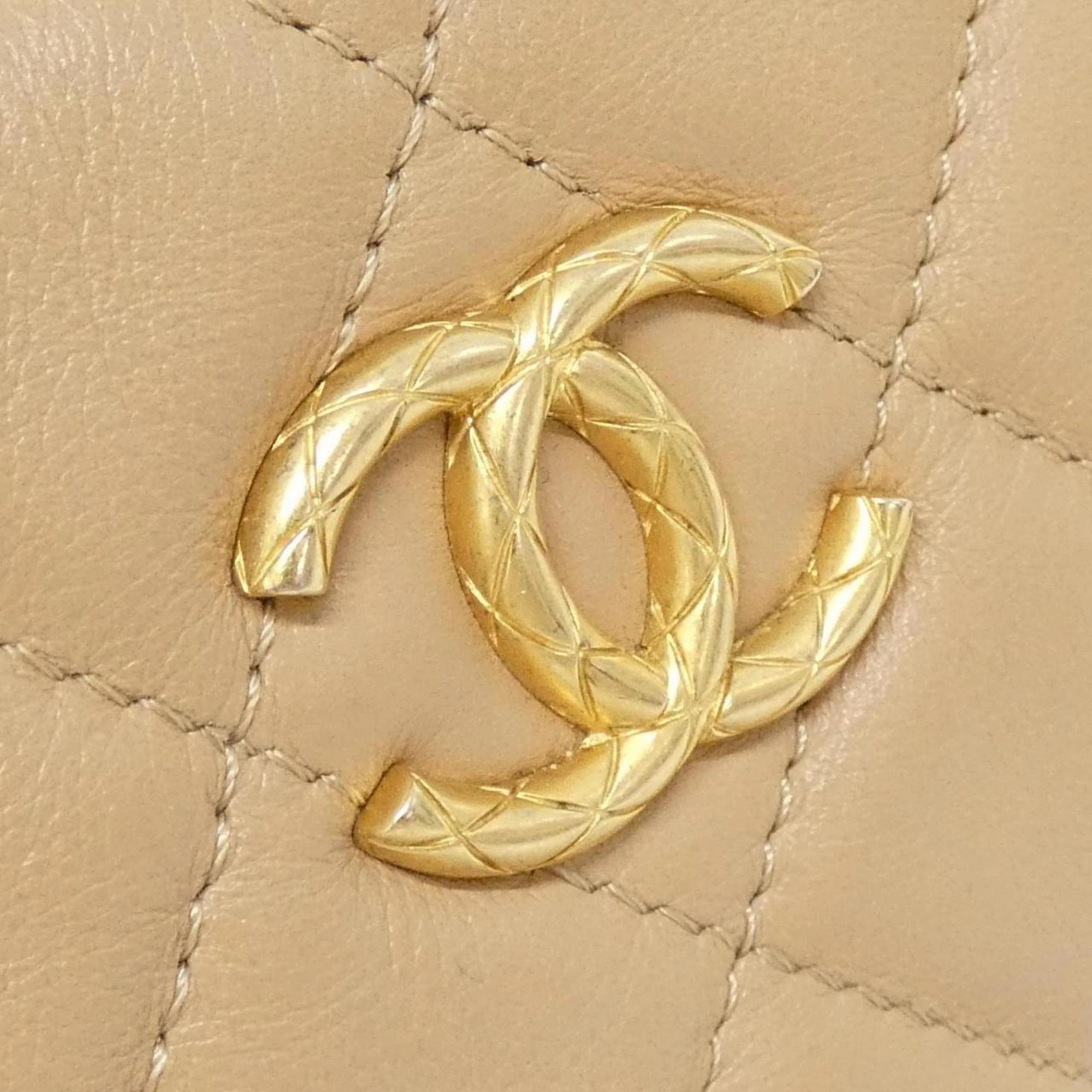 Chanel Leather Handbag (Pre-Owned)