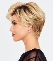 Chic Wavy Wig by Hairdo | Heat Friendly Synthetic Fiber