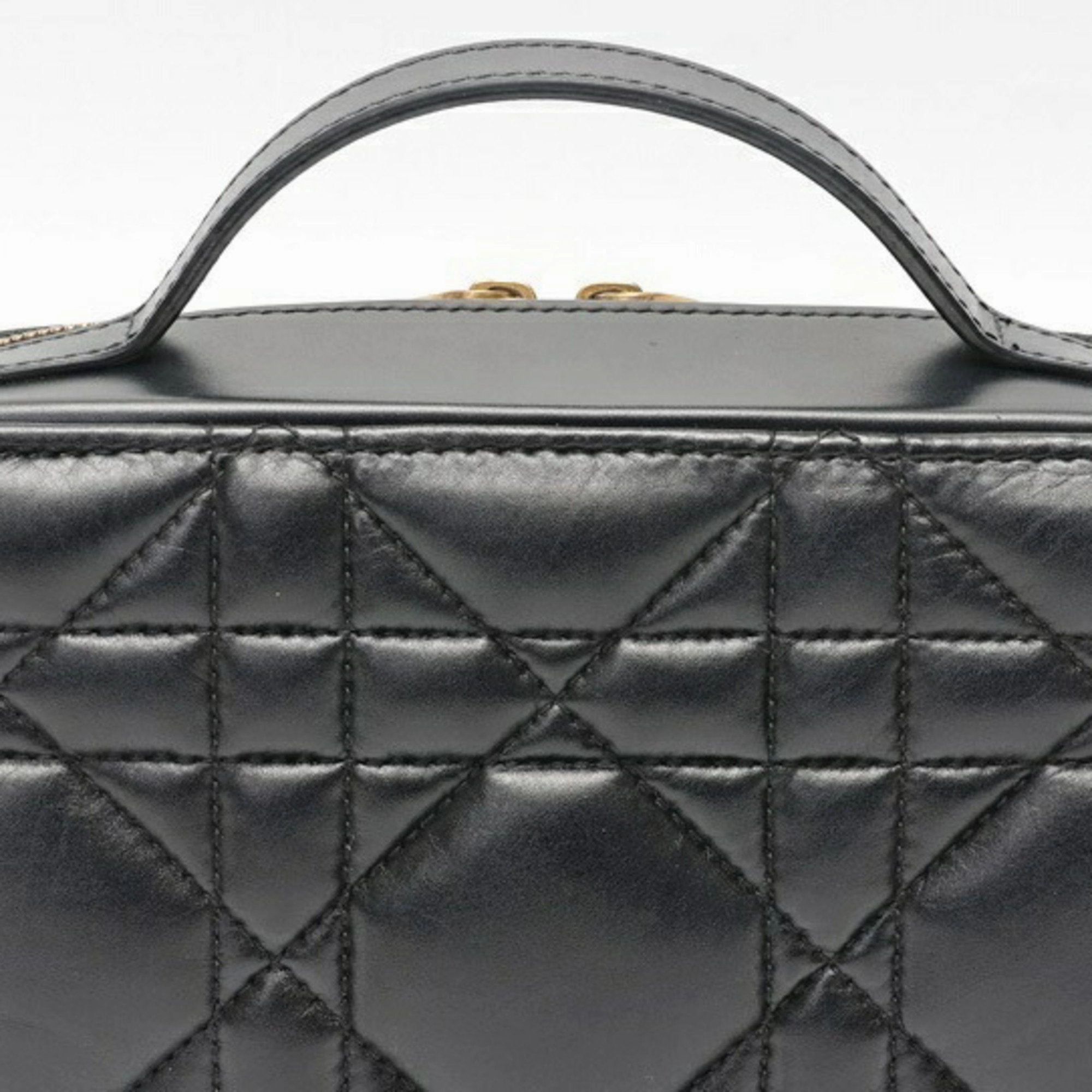Christian Dior Quilting Leather Handbag (Pre-Owned)