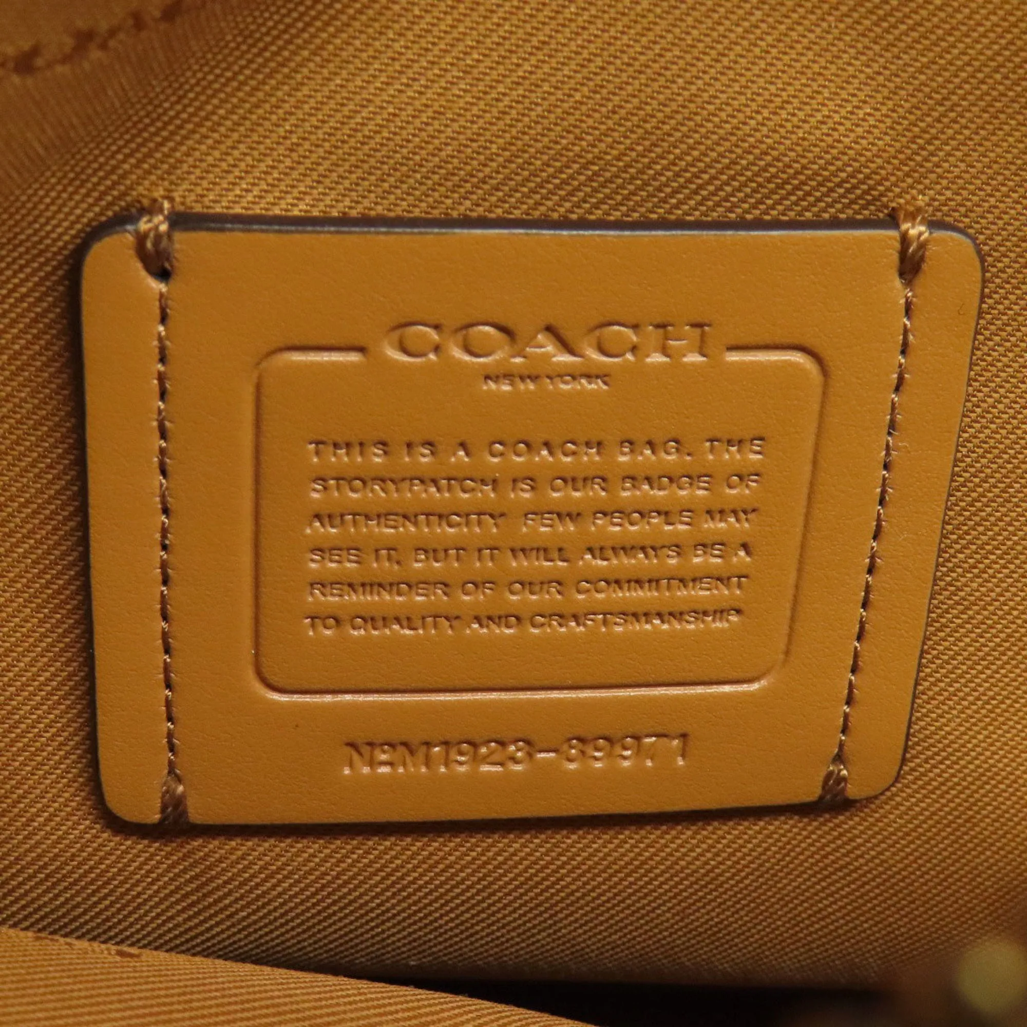 Coach    Canvas Leather Tote Bag (Pre-Owned)