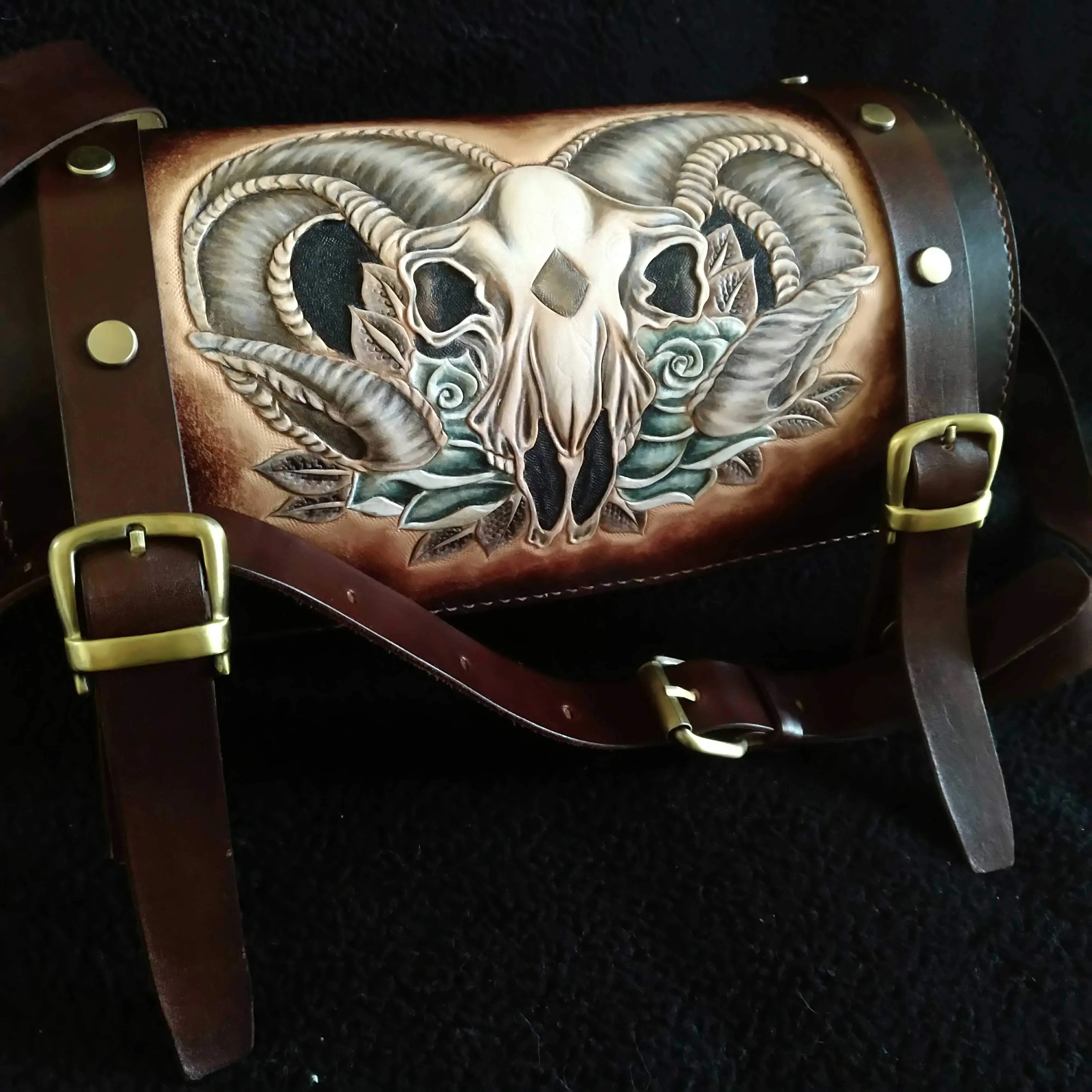 Cool Handmade RAM Skull Tooled Leather Mens Biker Saddle Bag Biker Barrel Side Bag Messenger Bag For Men