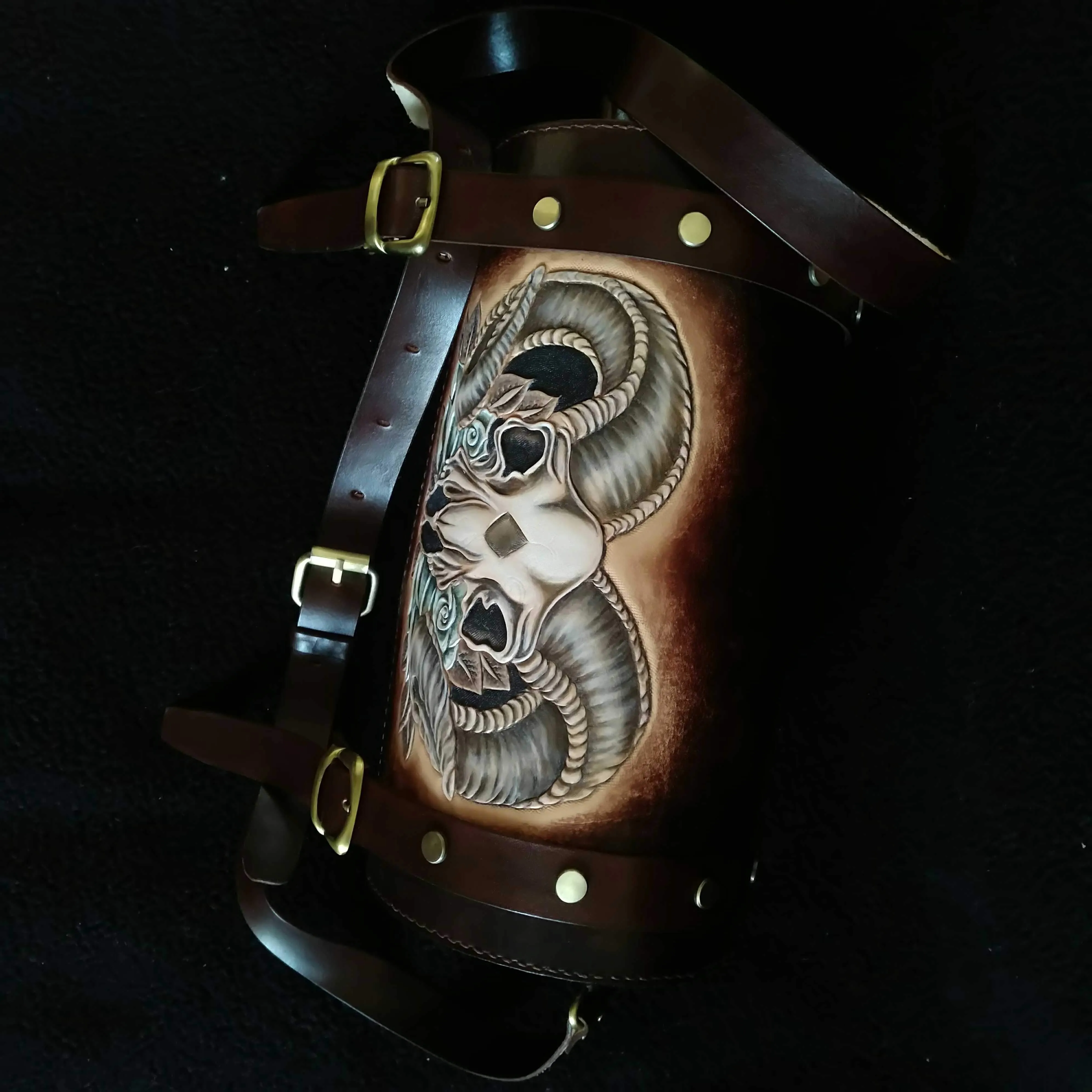Cool Handmade RAM Skull Tooled Leather Mens Biker Saddle Bag Biker Barrel Side Bag Messenger Bag For Men