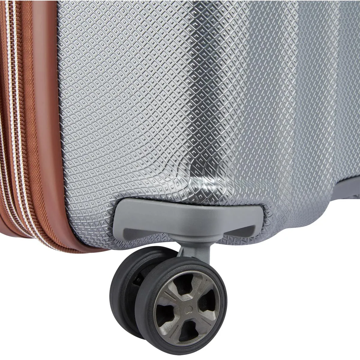 Delsey St. Tropez 21" Carry On Expandable Spinner