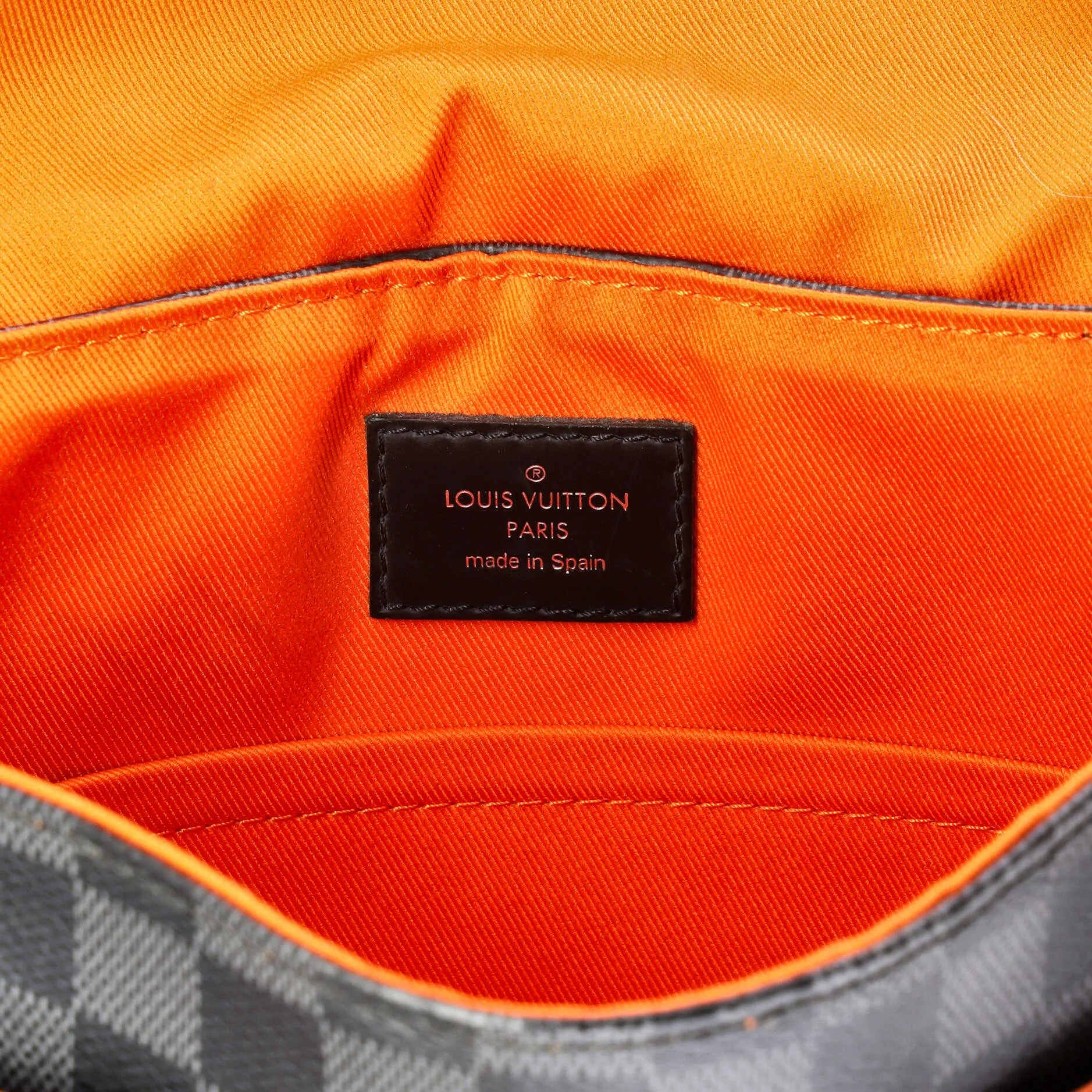 District NM Messenger Bag Damier Graphite PM