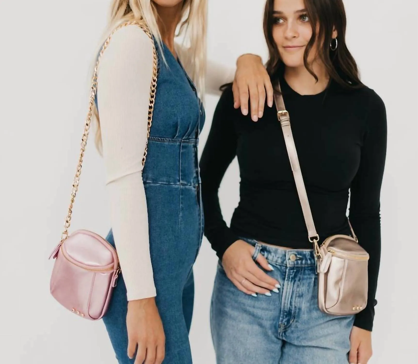 Ellie Metallic Crossbody Bag In Gold