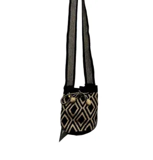 Estela Negro Diamond Pattern Bag In Black/gold