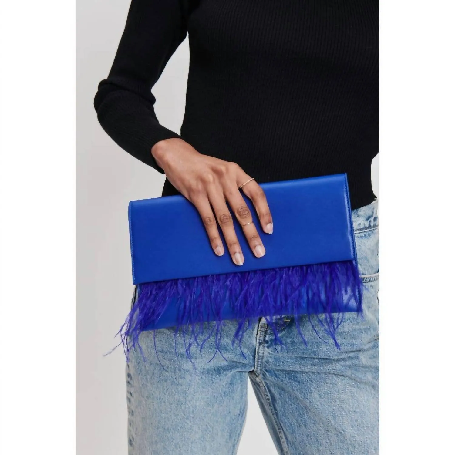 Everlee Clutch In Electric Blue