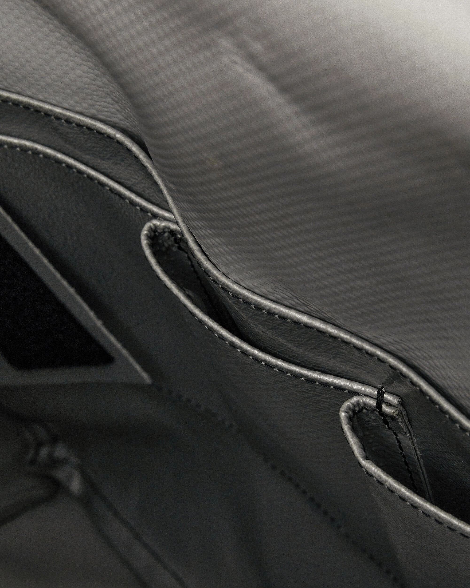 F14 Dexter Slim Messenger Bag Silver