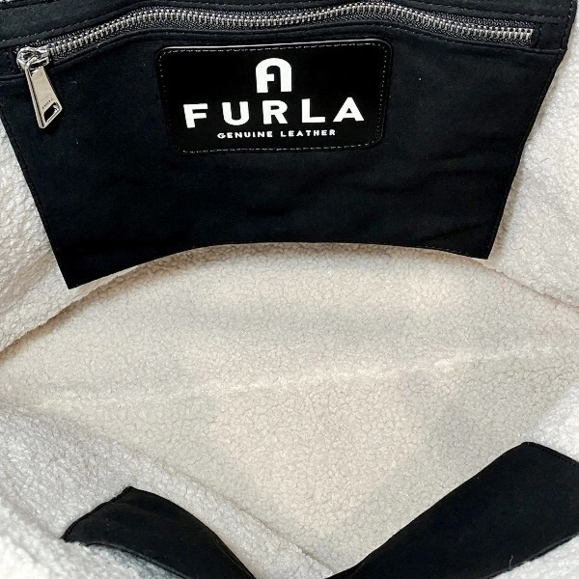 Furla Leather Tote Bag (Pre-Owned)
