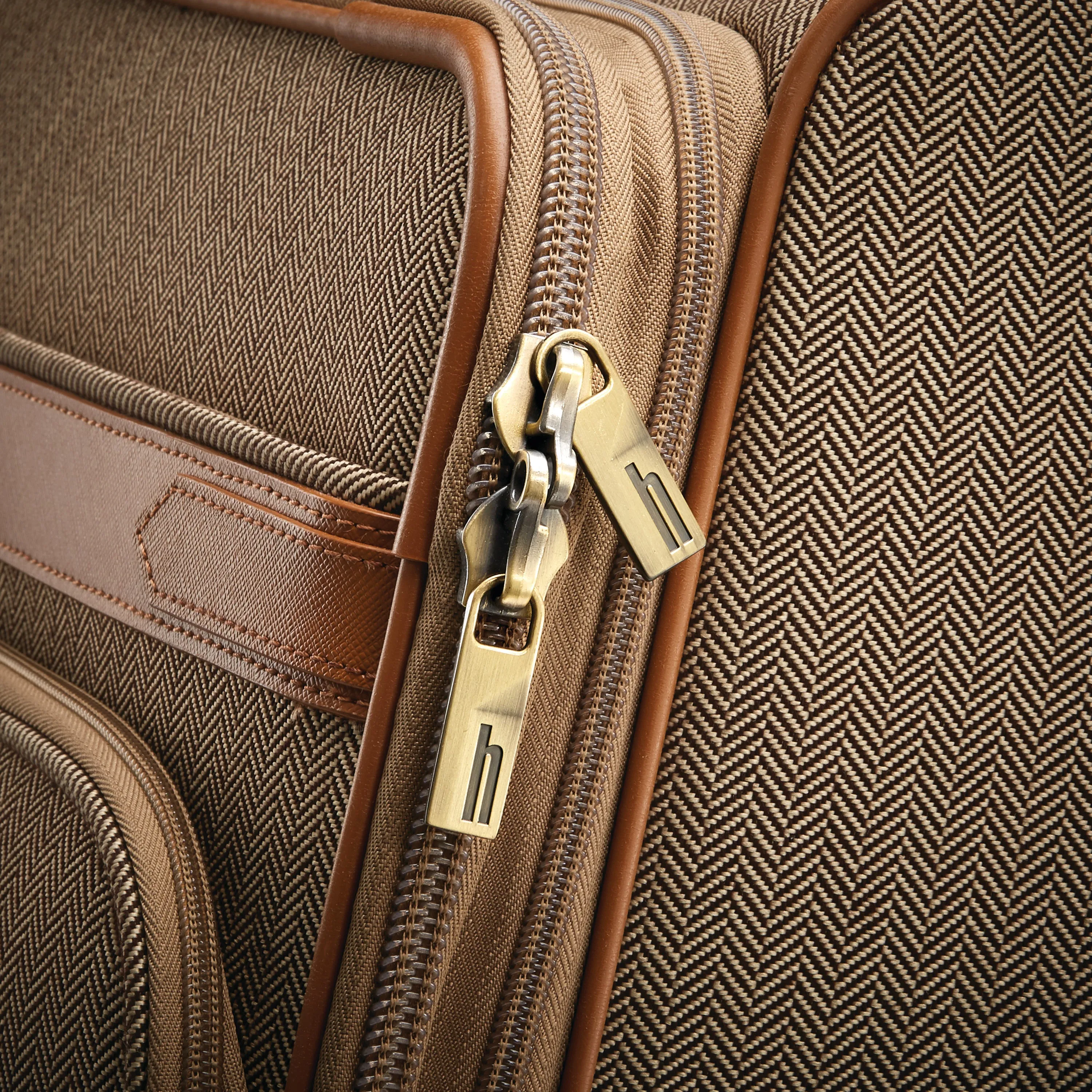 Hartmann Herringbone Deluxe 29" 4-Wheel Large Luggage