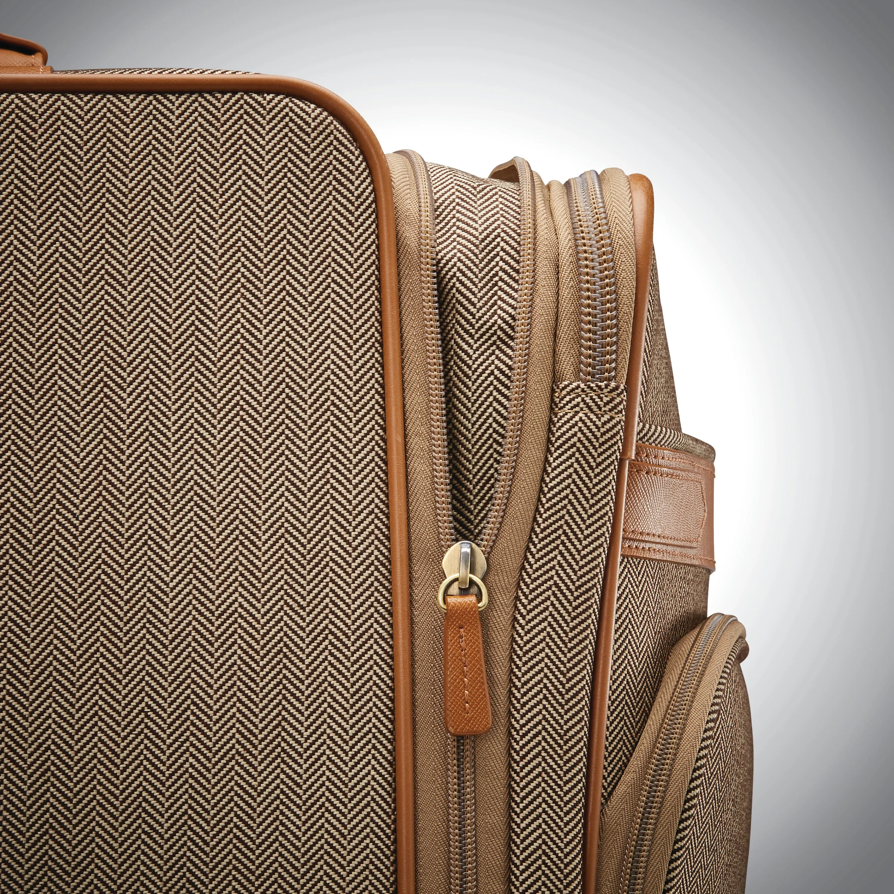 Hartmann Herringbone Deluxe 29" 4-Wheel Large Luggage